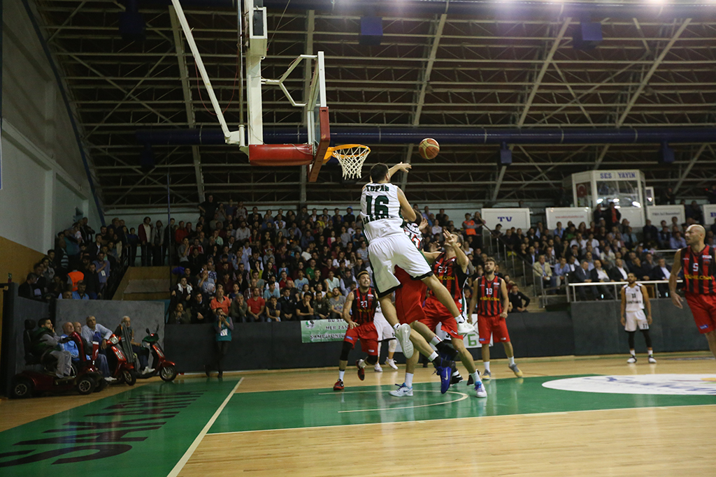 Büyükşehir Evinde Galip