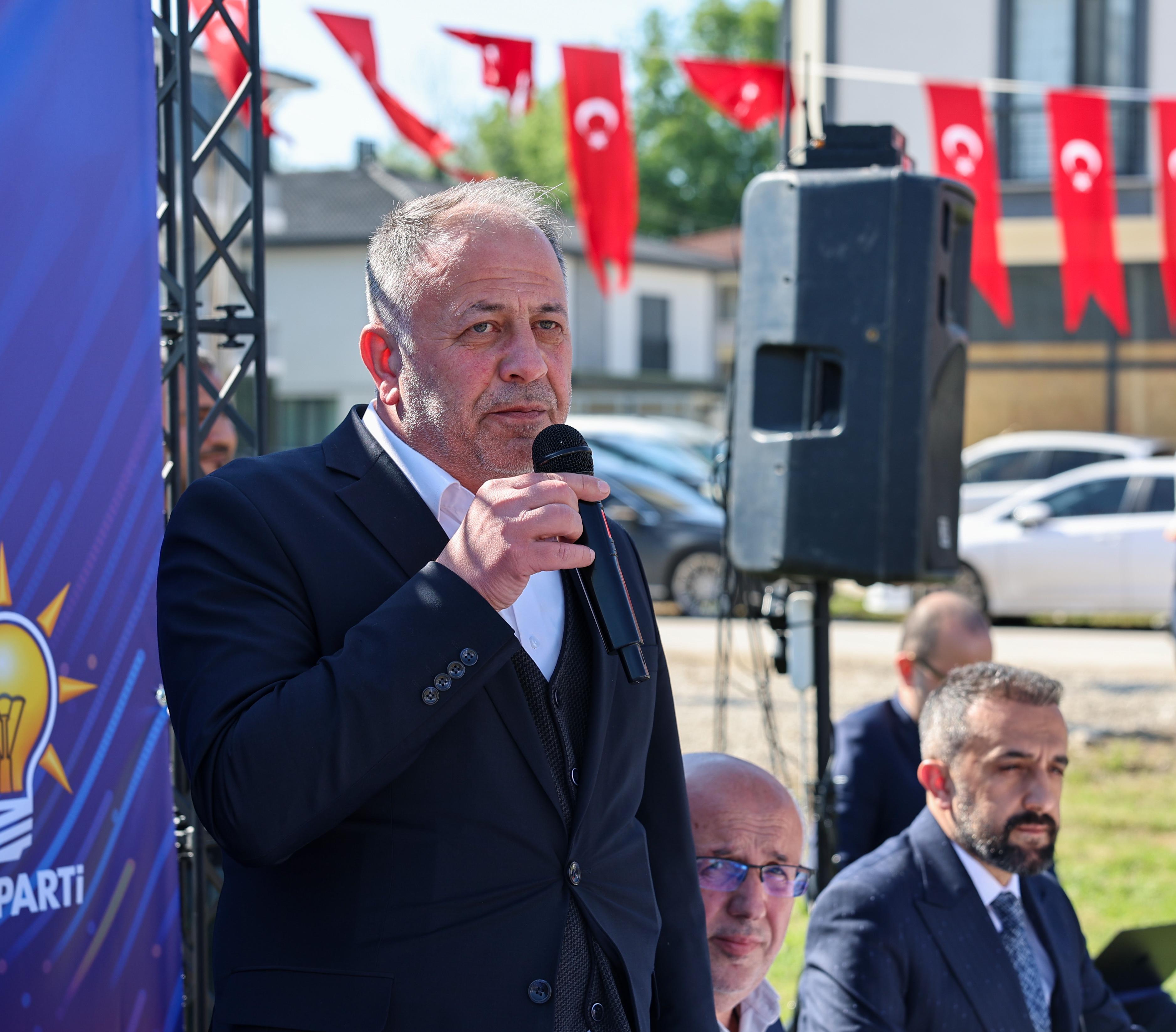 “Türkiye Yüzyılı hedefleriyle Akyazı’yı geleceğe hazırlıyoruz”