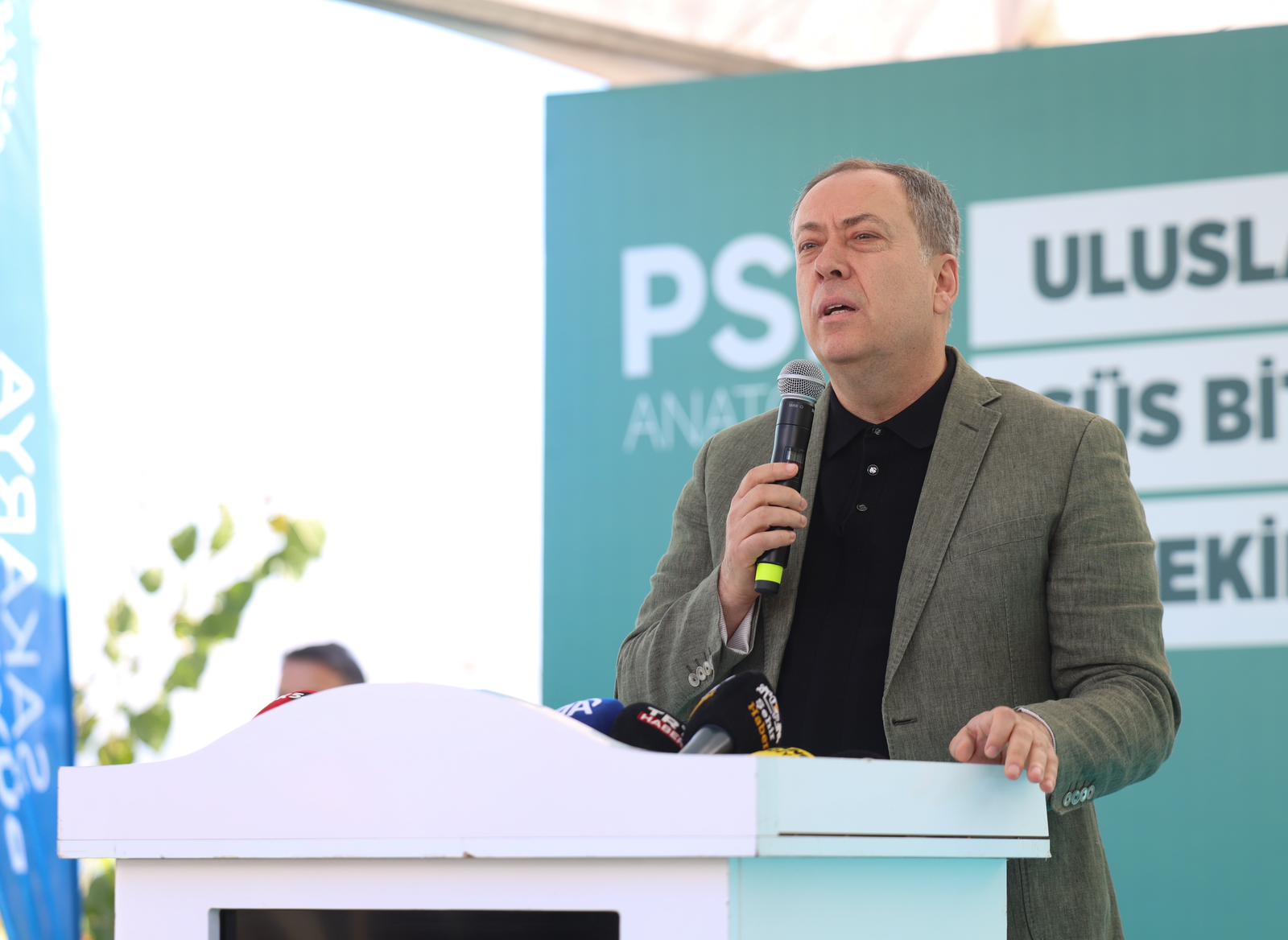 8. Uluslararası Peyzaj, Süs Bitkileri, Bahçe Sanatları ve Ekipmanları Fuarı kapılarını açtı