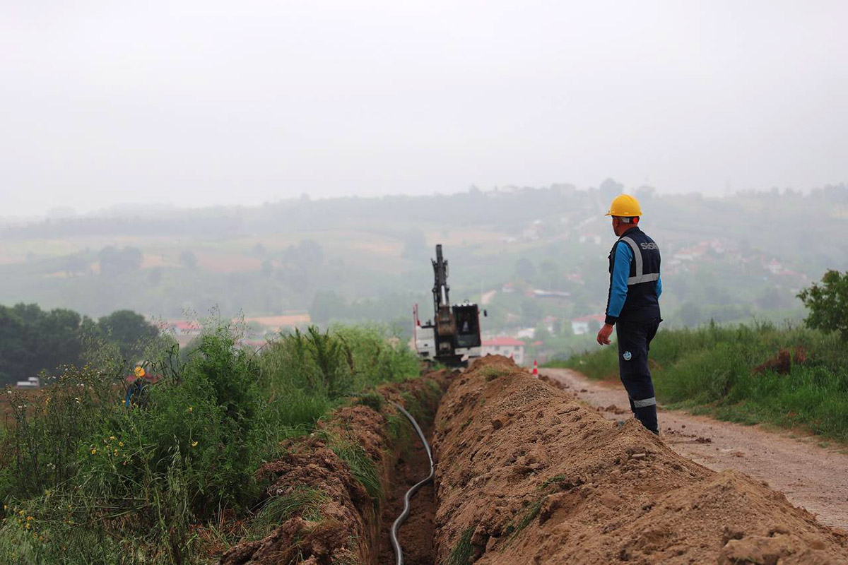 Büyükşehir Belediyesi Geyve’de iki bin metrelik içme suyu hattını yeniliyor