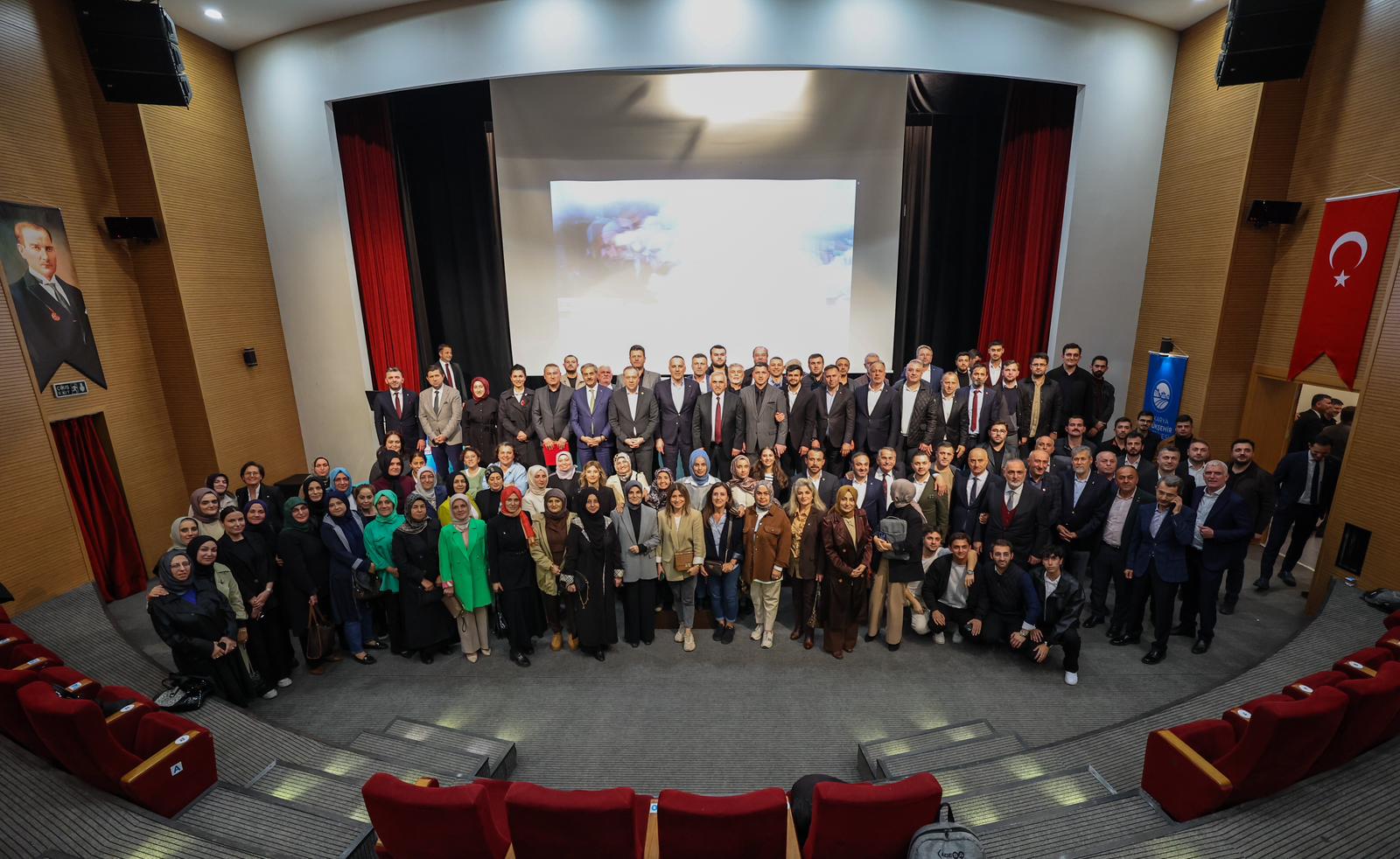 “Her anımızı şehrimizin geleceği ve insanımıza hizmet gündemiyle yaşıyoruz”