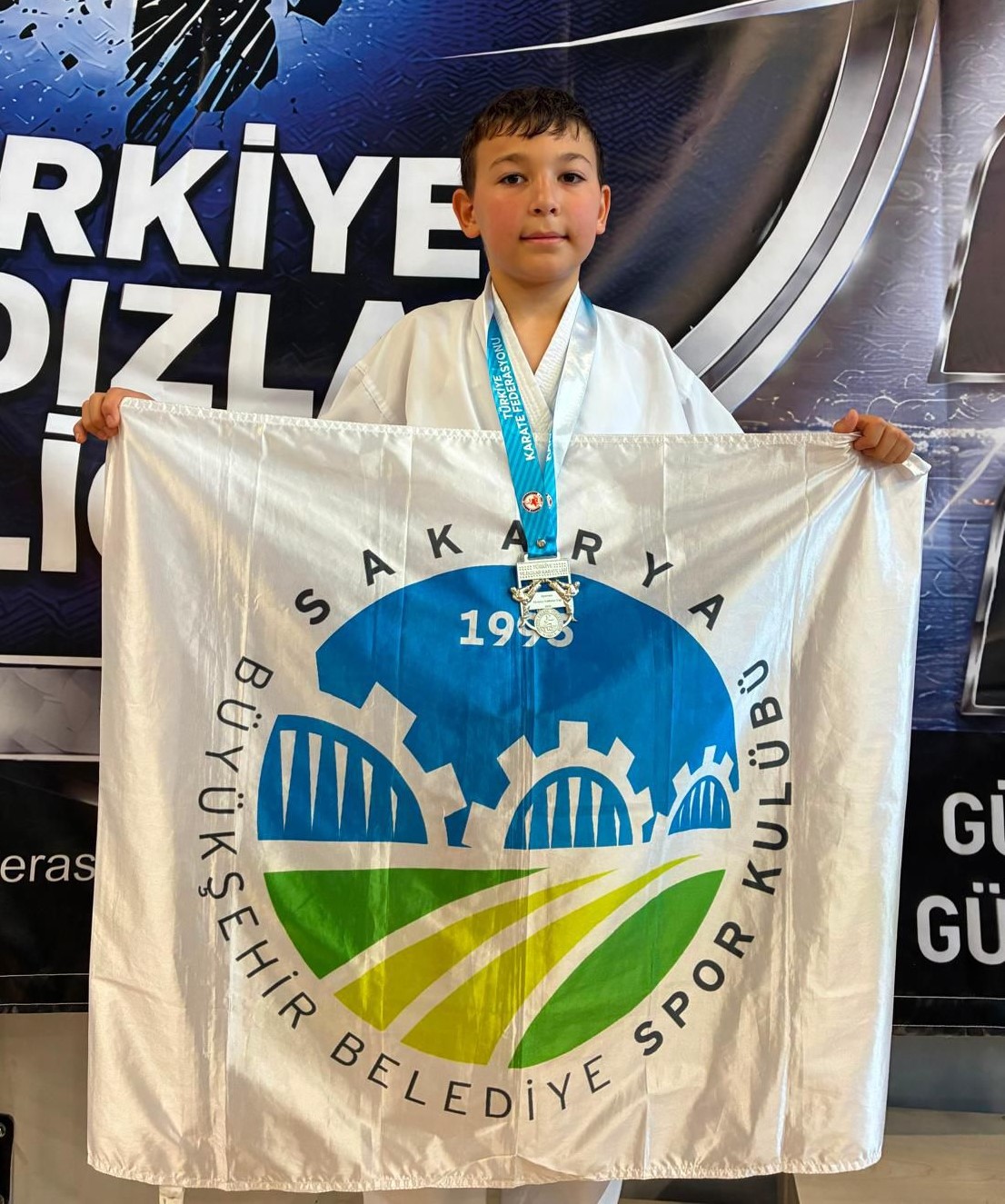 Büyükşehir’in minik yıldızları Kocaeli’den 19 madalya ile döndü