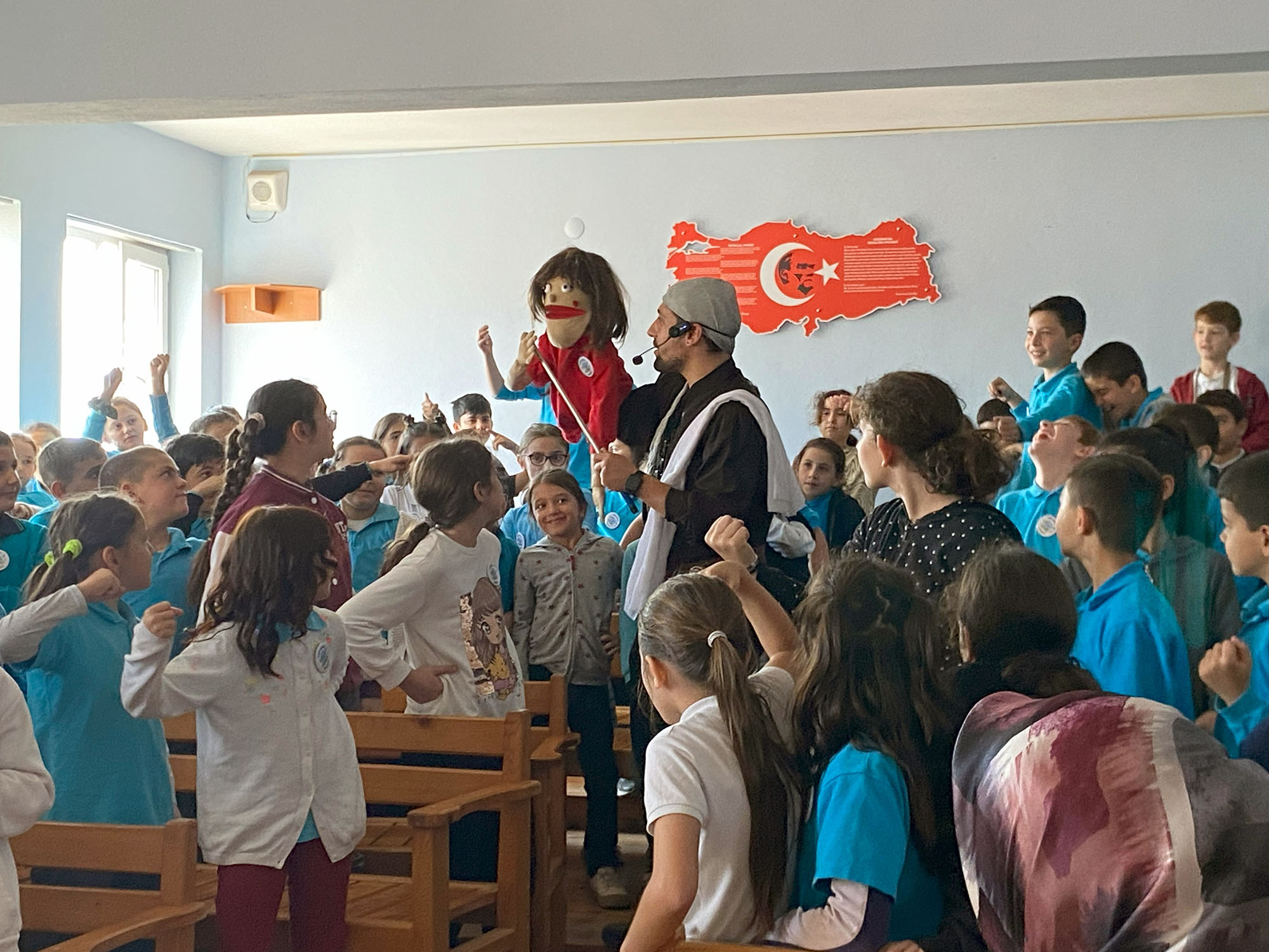 “Akça” çocuk tiyatrosu 16 ilçede miniklerle buluştu