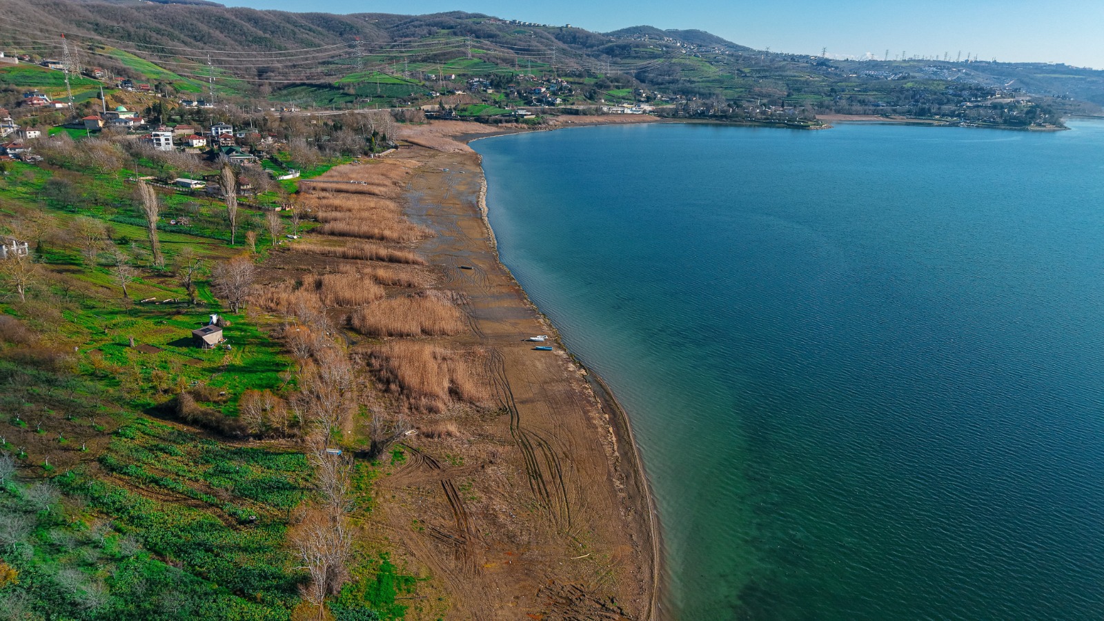 Sapanca Gölü’nün kıyılarında kaçak iskele kaldırma sürecinin ikinci etabı başladı