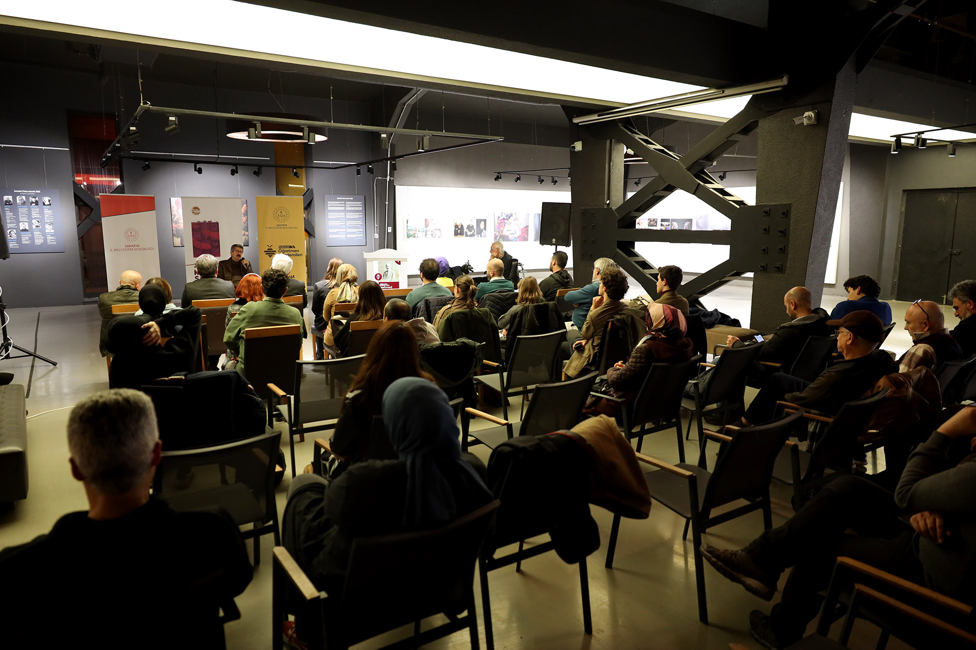 Aralık takvimi “Hakkın Sesi, Hakikatin Yüzü Mehmed Âkif” söyleşisiyle tamamlandı