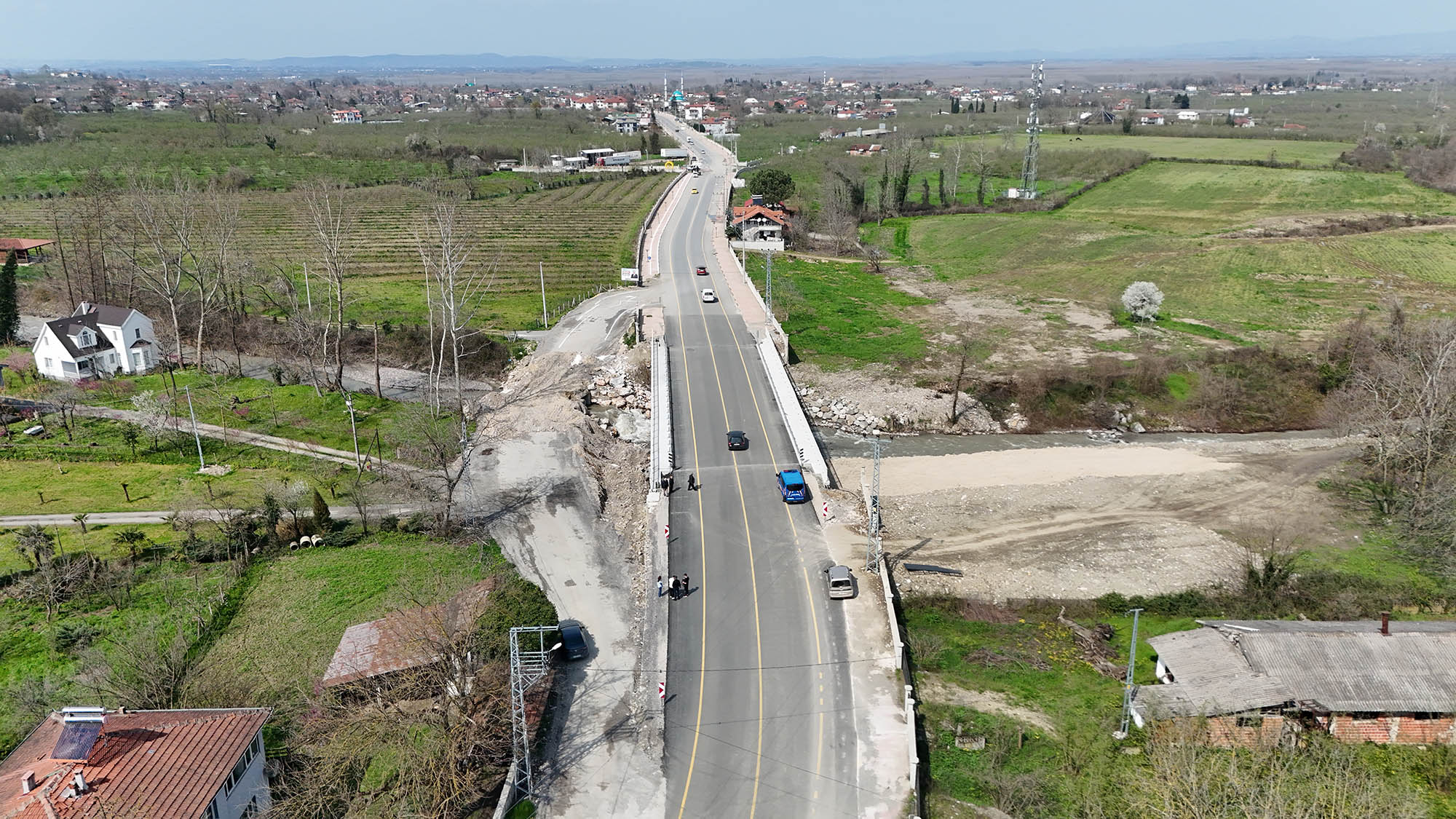 Karapürçek Mesudiye Köprüsü ile geçişler güvenli hale geldi