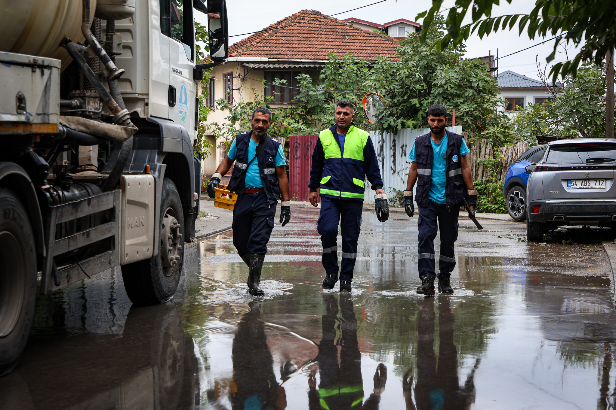Şehri etkisi altına alan sağanak yağışın izleri siliniyor