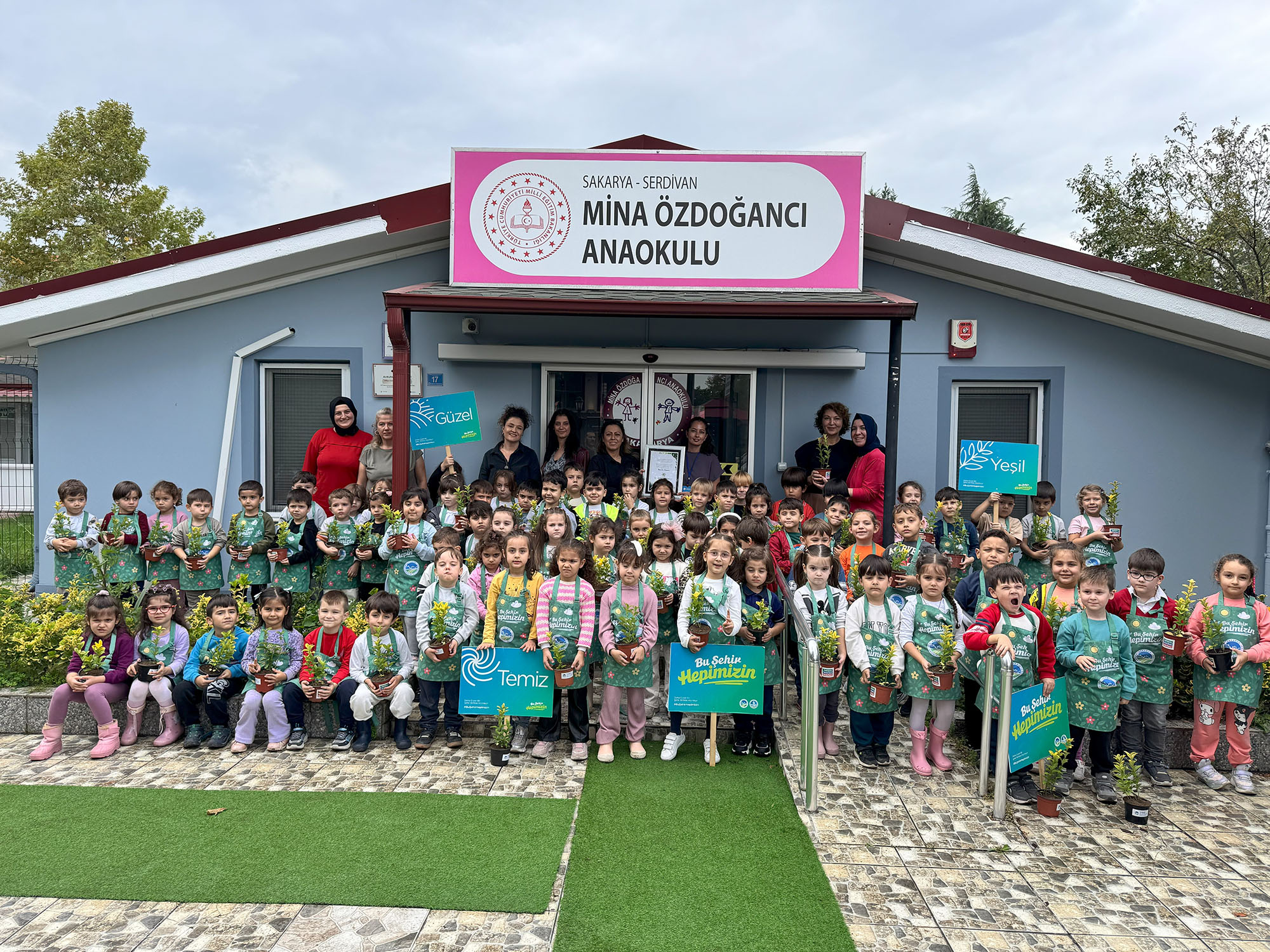 Toprağa dokunan minik eller Sakarya’da umudu ekti