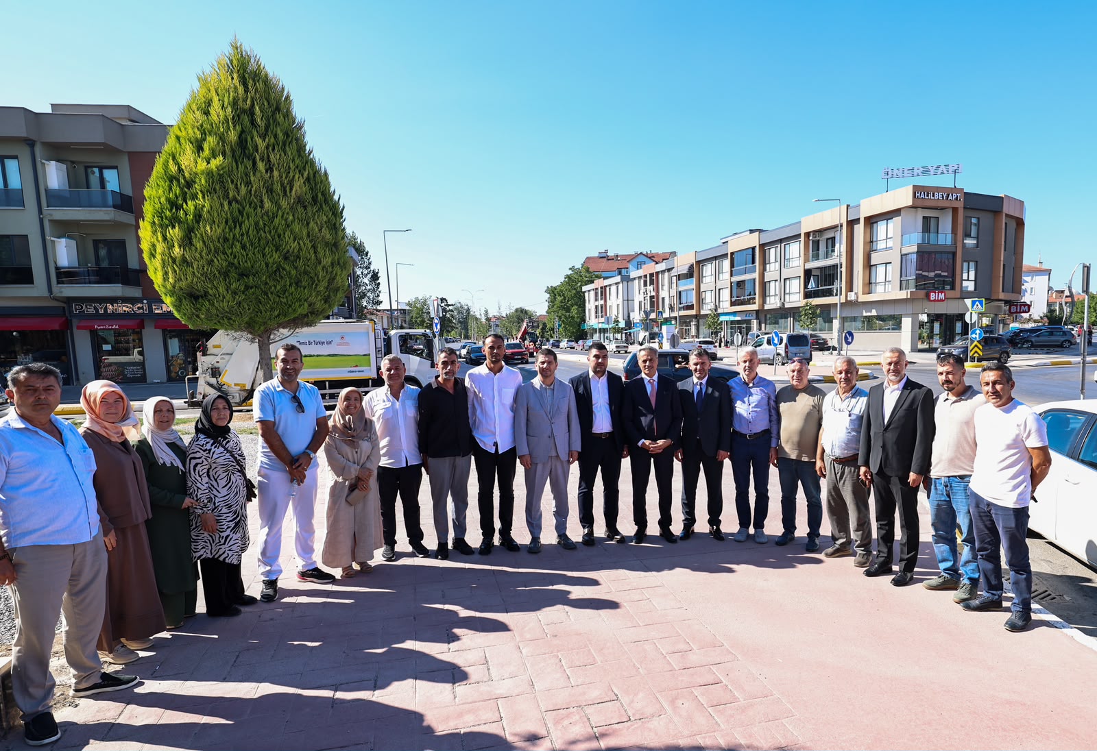 Sakarya’nın merkezine kesintisiz ulaşım artık mümkün: Alparslan Türkeş Caddesi aydınlatması ve peyzajıyla tamamlandı