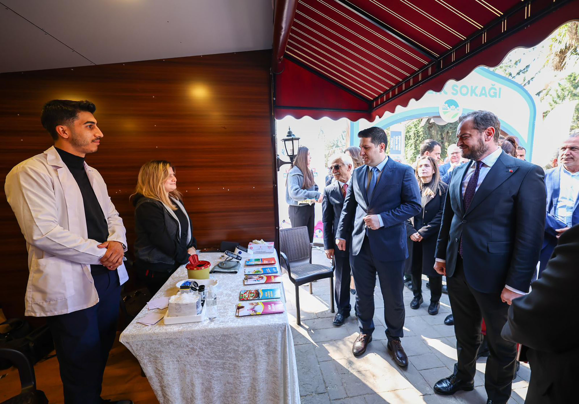 Sakarya’nın merkezine Sağlık Sokağı açıldı: Sağlığın her alanında danışmanlık ve tetkik yapıyorlar…