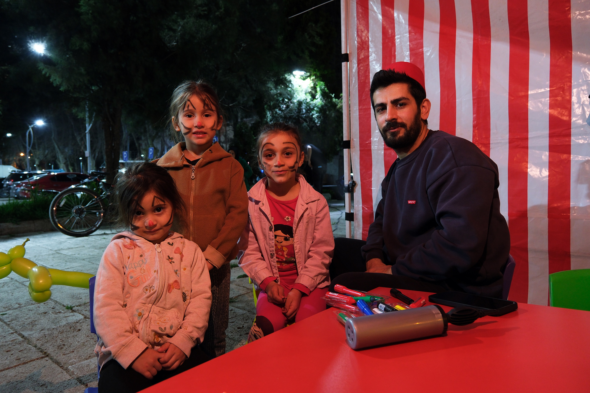 Sakarya’da Ramazan’ın neşesini şehrin dört bir yanına taşıyorlar: Gösteriler, oyunlar, ikramlar…