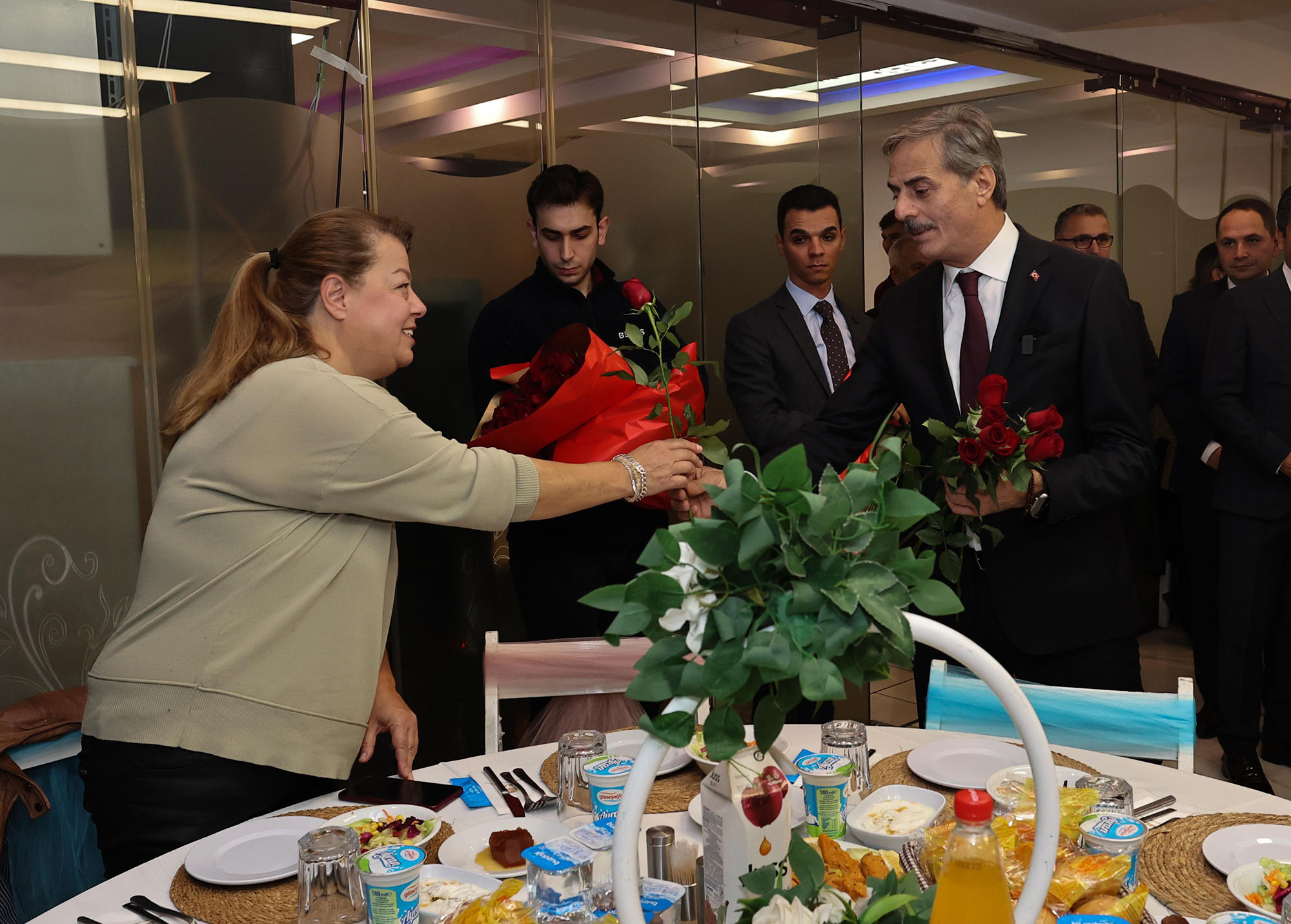 Yusuf Alemdar yarınların mimarı öğretmenlerle buluştu: “Siz medeniyetimizi geleceğe taşıyan yol göstericilersiniz”