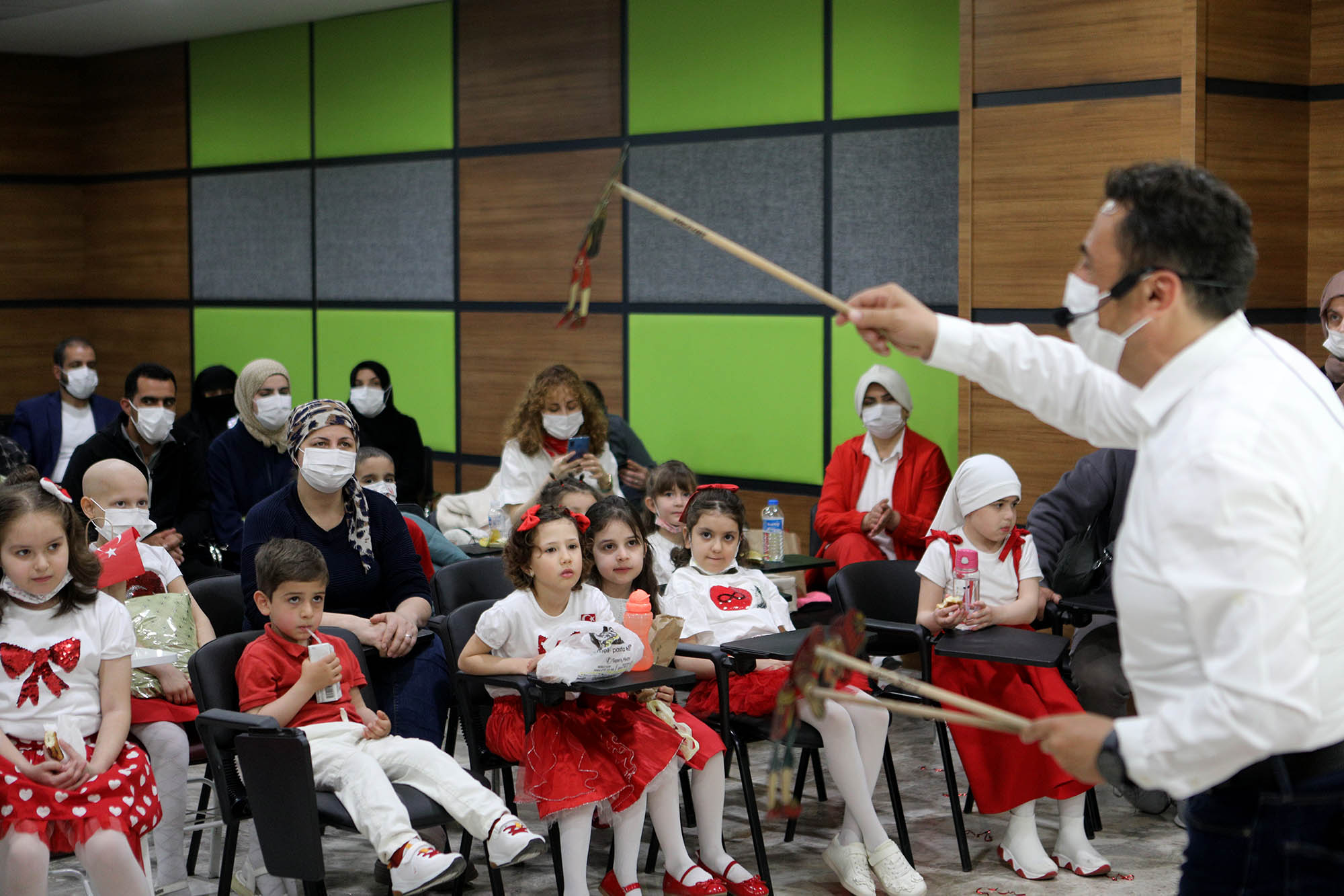 Minik kahramanlara Büyükşehir’den anlamlı ziyaret