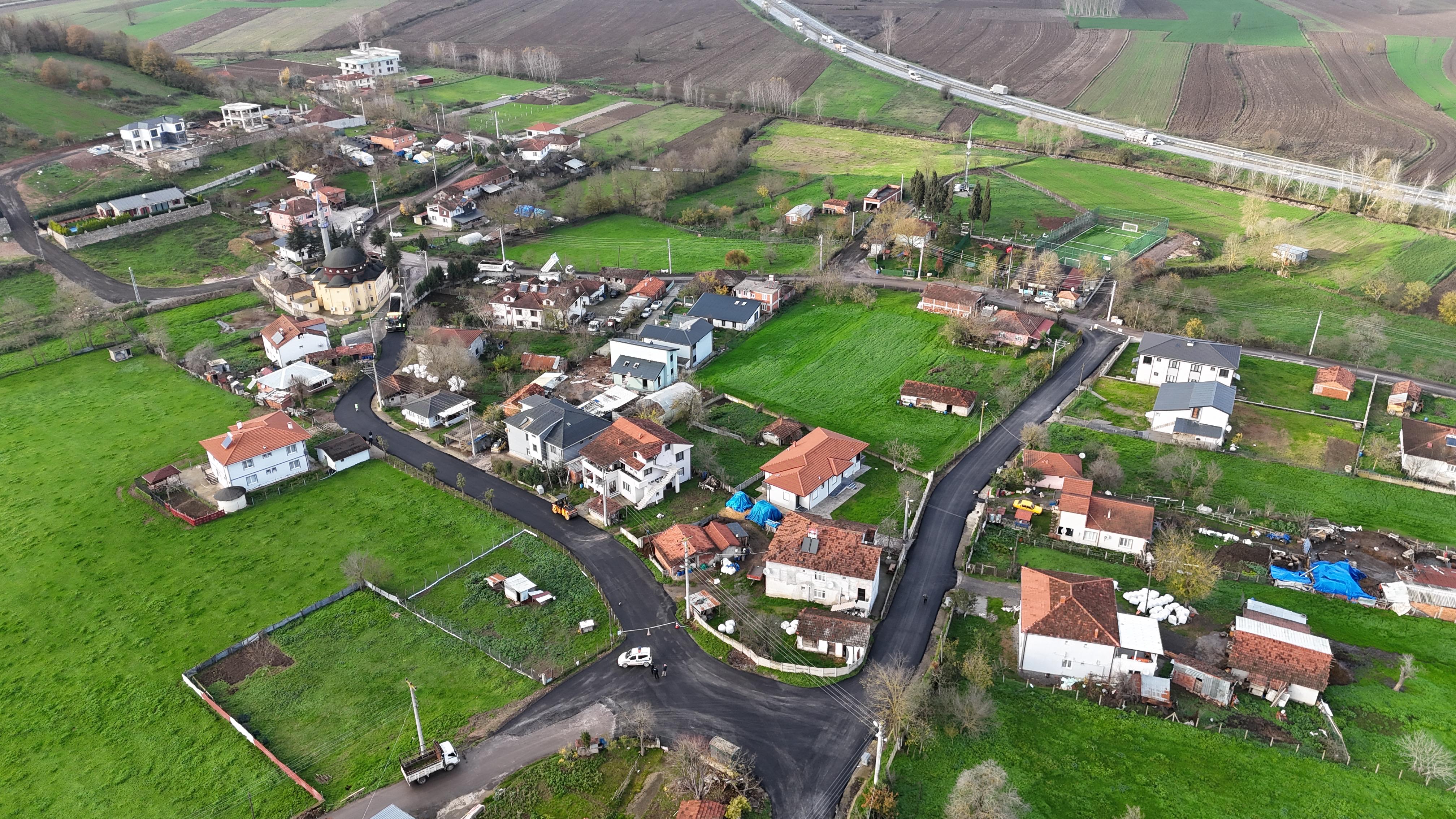 Büyükşehirle asfaltta bir bir arterleri yeniliyor: Sıra Söğütlü Rüstemler’de…