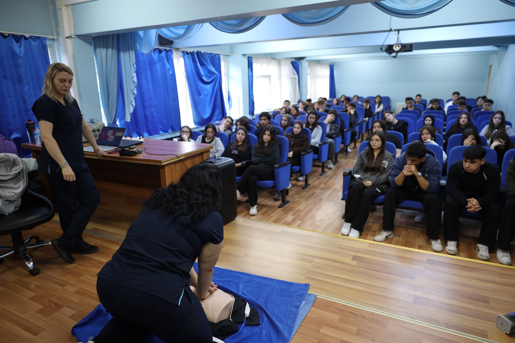 Büyükşehir’den öğrencilere uygulamalı ilk yardım eğitimi