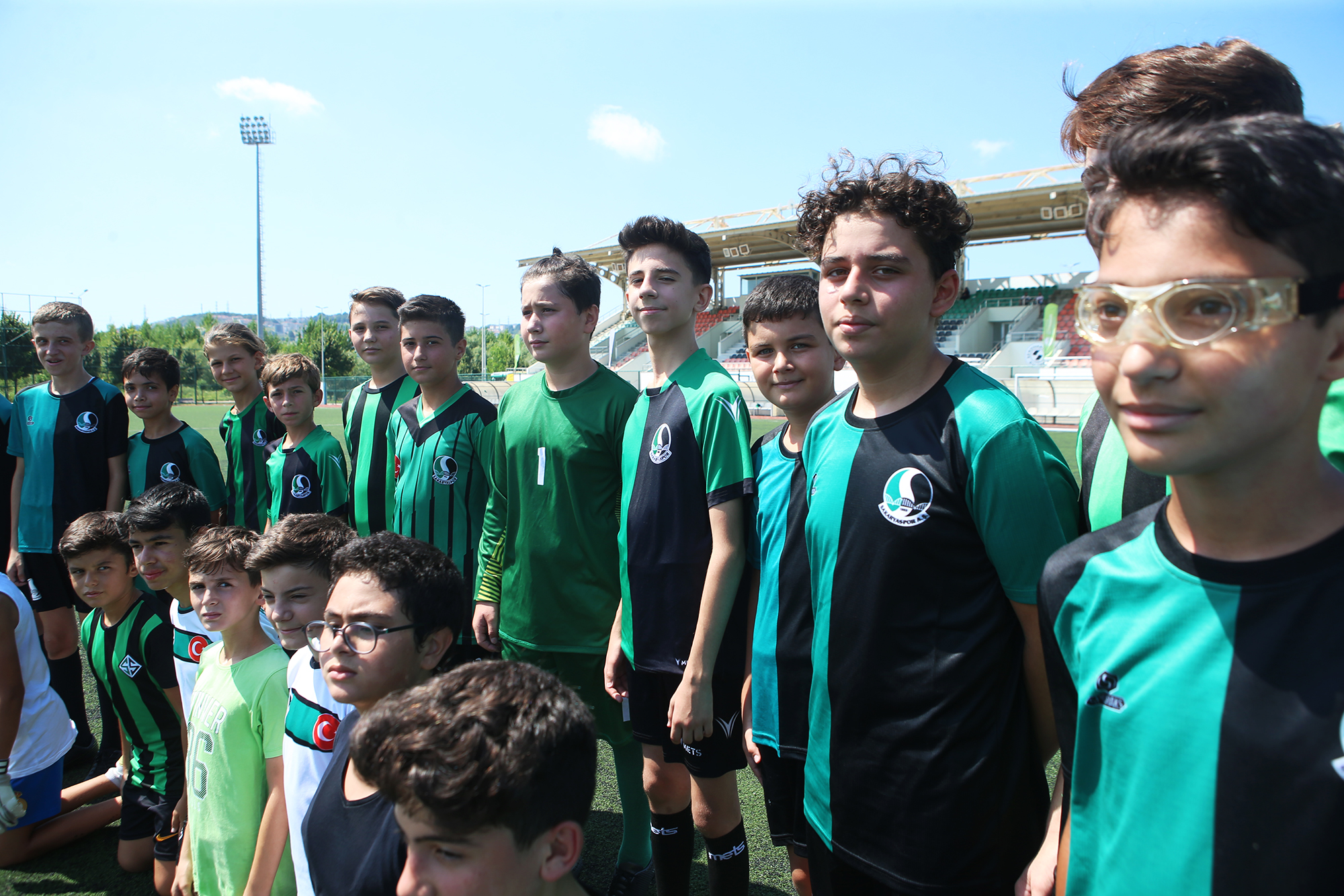 Sakarya’da çocuklar yaz tatilini sporla iç içe geçirecek: Futboldan yüzmeye, tenisten, basketbola…
