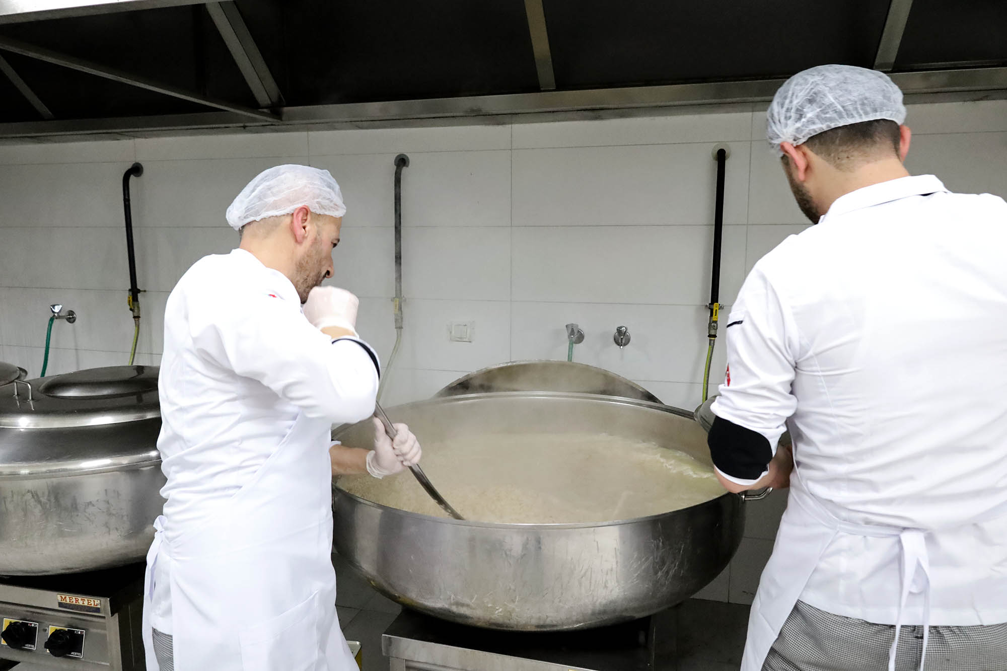 Ramazan'da 90 bin kişilik iftar yemeği Büyükşehir kazanlarında pişiyor