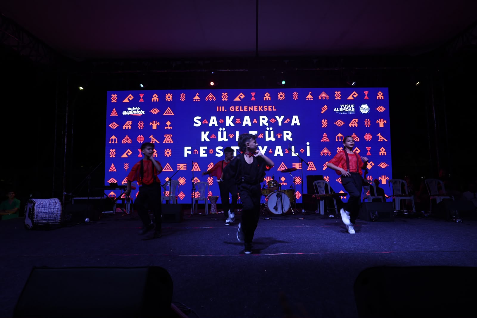 Millet Bahçesi’nde kültürlerin buluştuğu festival renkli finalle tamamlandı