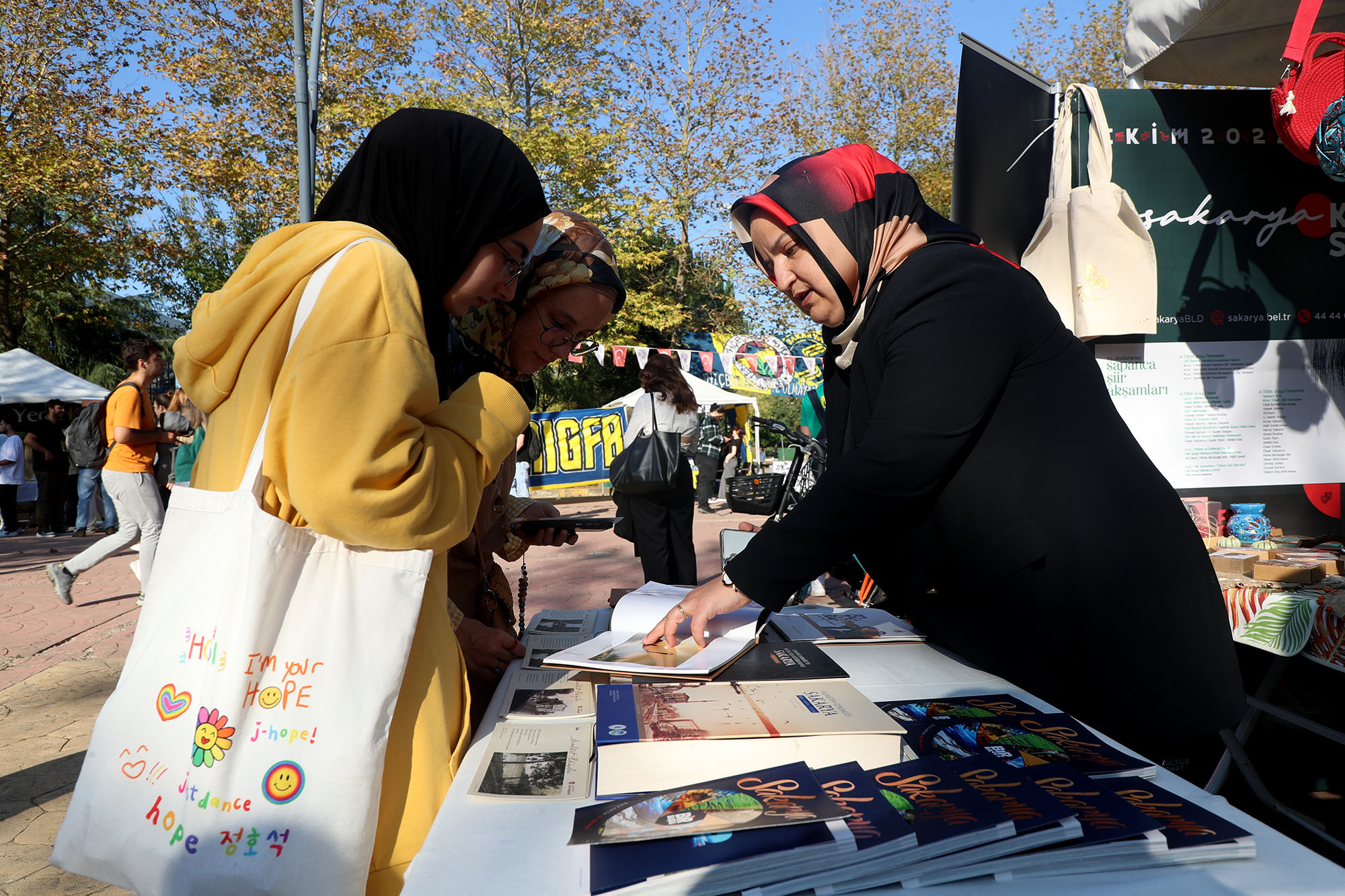 Sakarya’nın yeni misafirleri şehri Büyükşehirle tanıyor