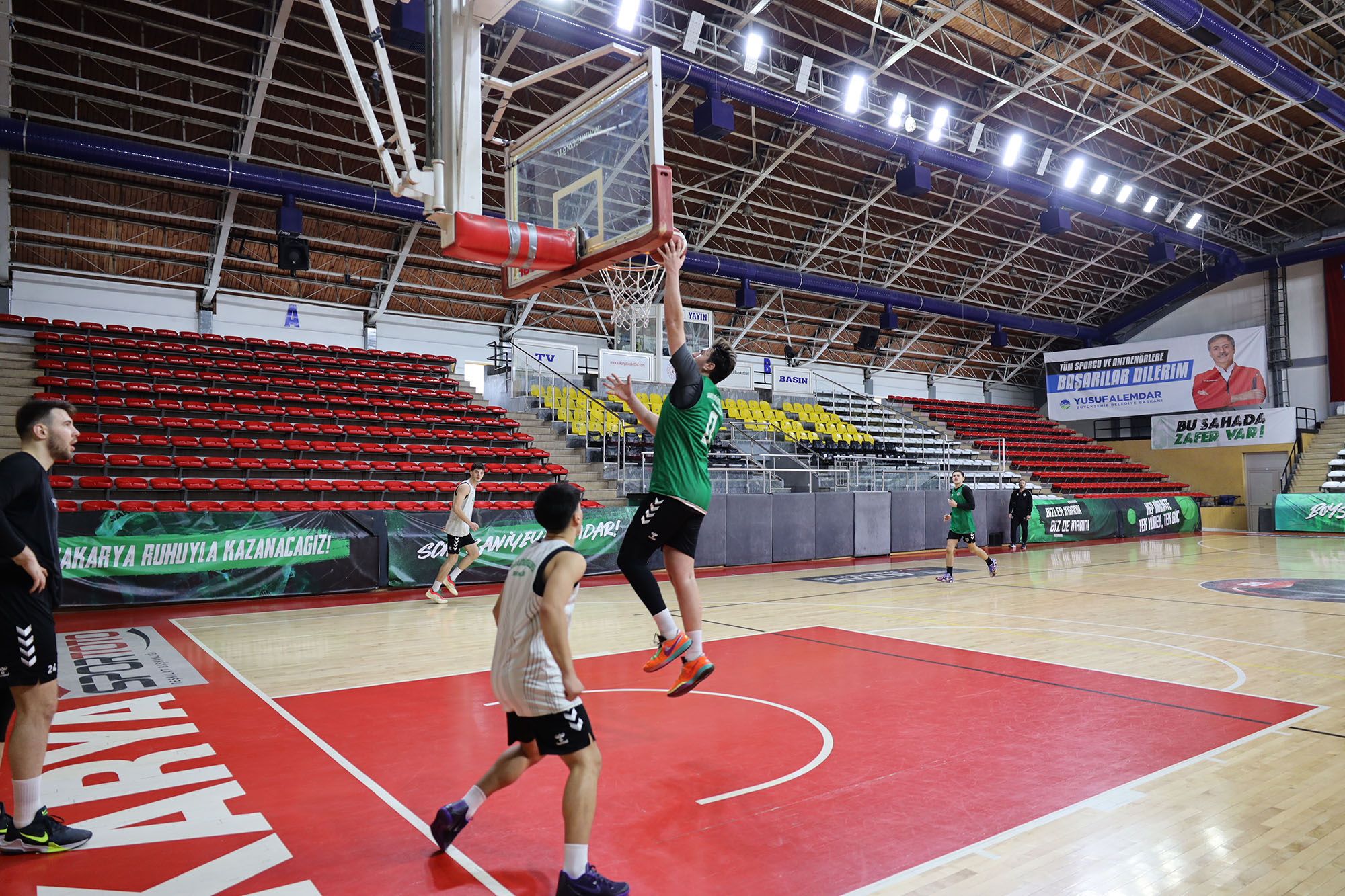 Büyükşehir Basketbol play-off hazırlıklarını sürdürüyor