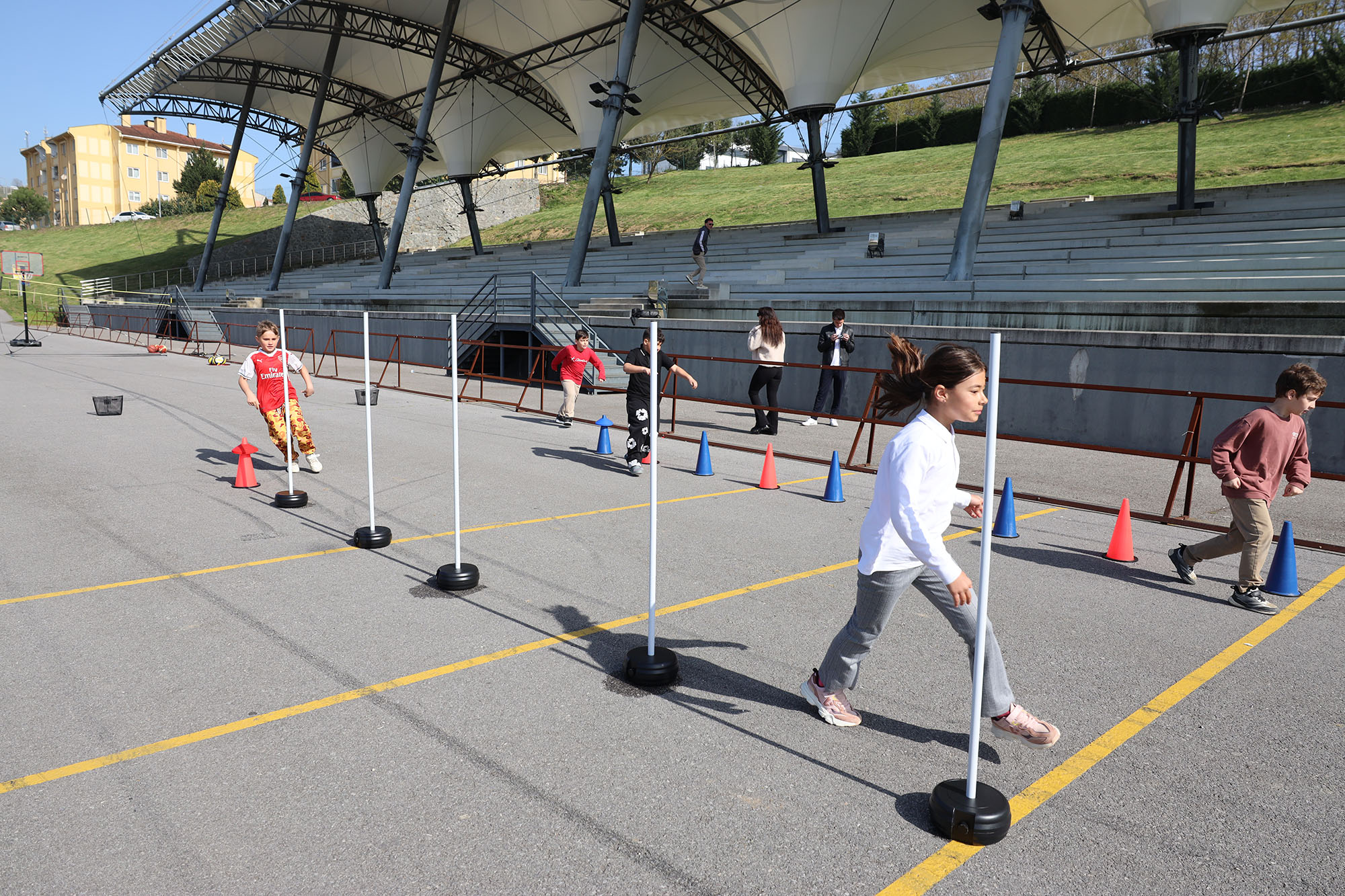 Minikler Ayçiçek Vadisi’nde dolu dolu bir gün yaşadı