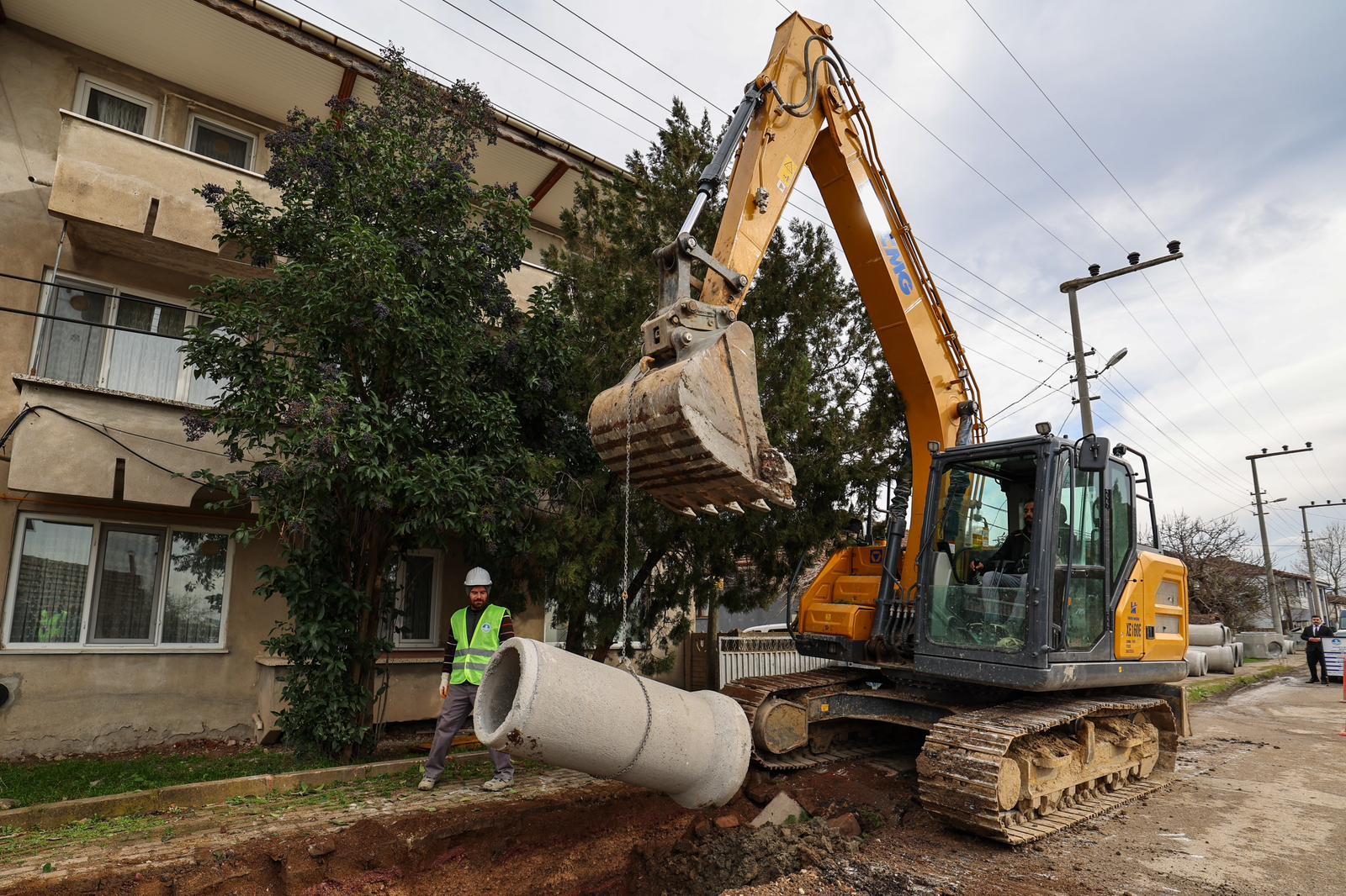 Karakamış Mahallesi’nin yağmur suyu altyapısı yeni hat ile güçleniyor