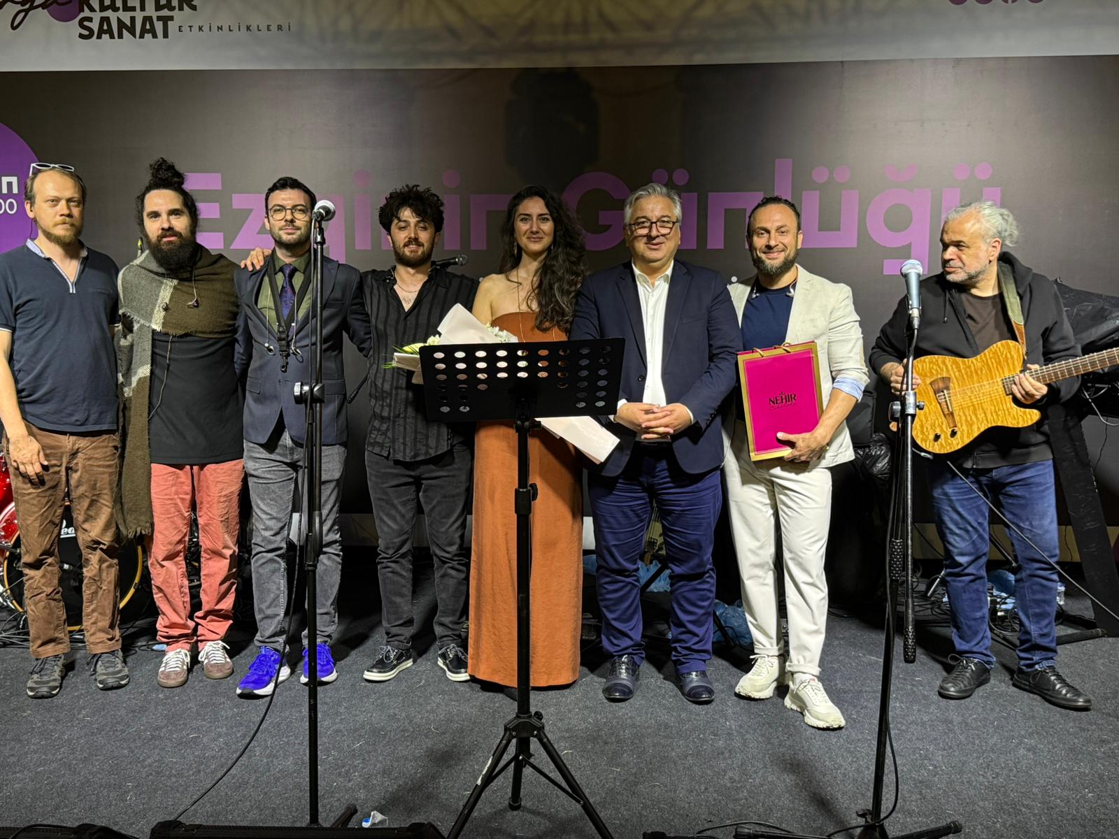 Ezginin Günlüğü konseriyle Millet Bahçesi’nde müzik şöleni yaşandı