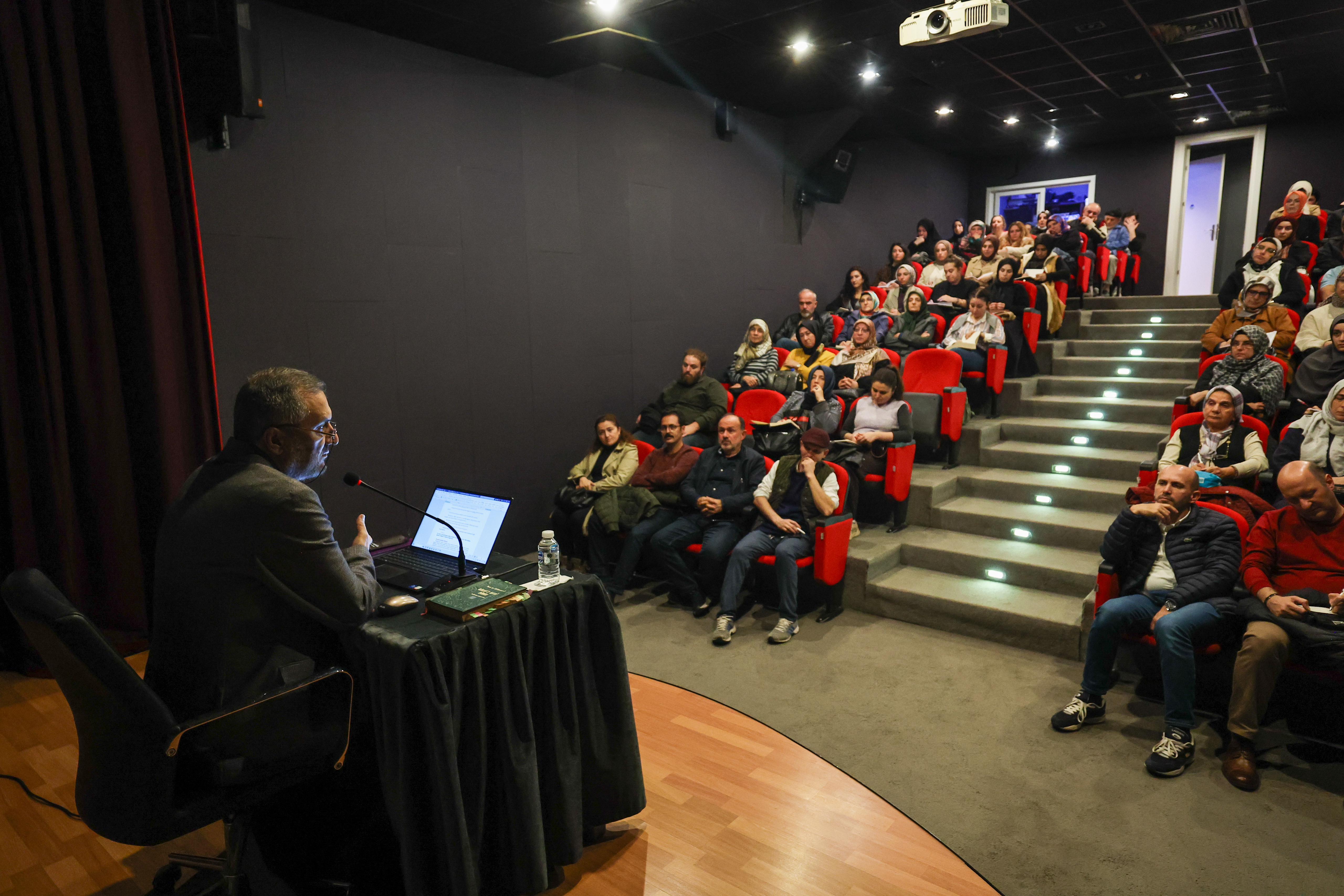 Prof. Dr. Sezai Küçük Hz. Mevlana’yı ve insanı konuştu: “Her insan dünyanın merkezidir”