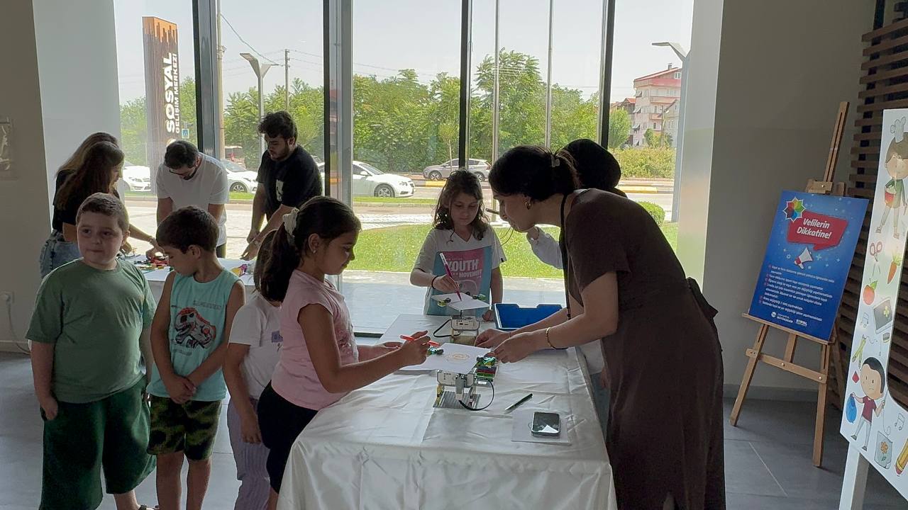 Büyükşehir SGM’de teneffüs zili çaldığı an legolar masaya dökülüyor 