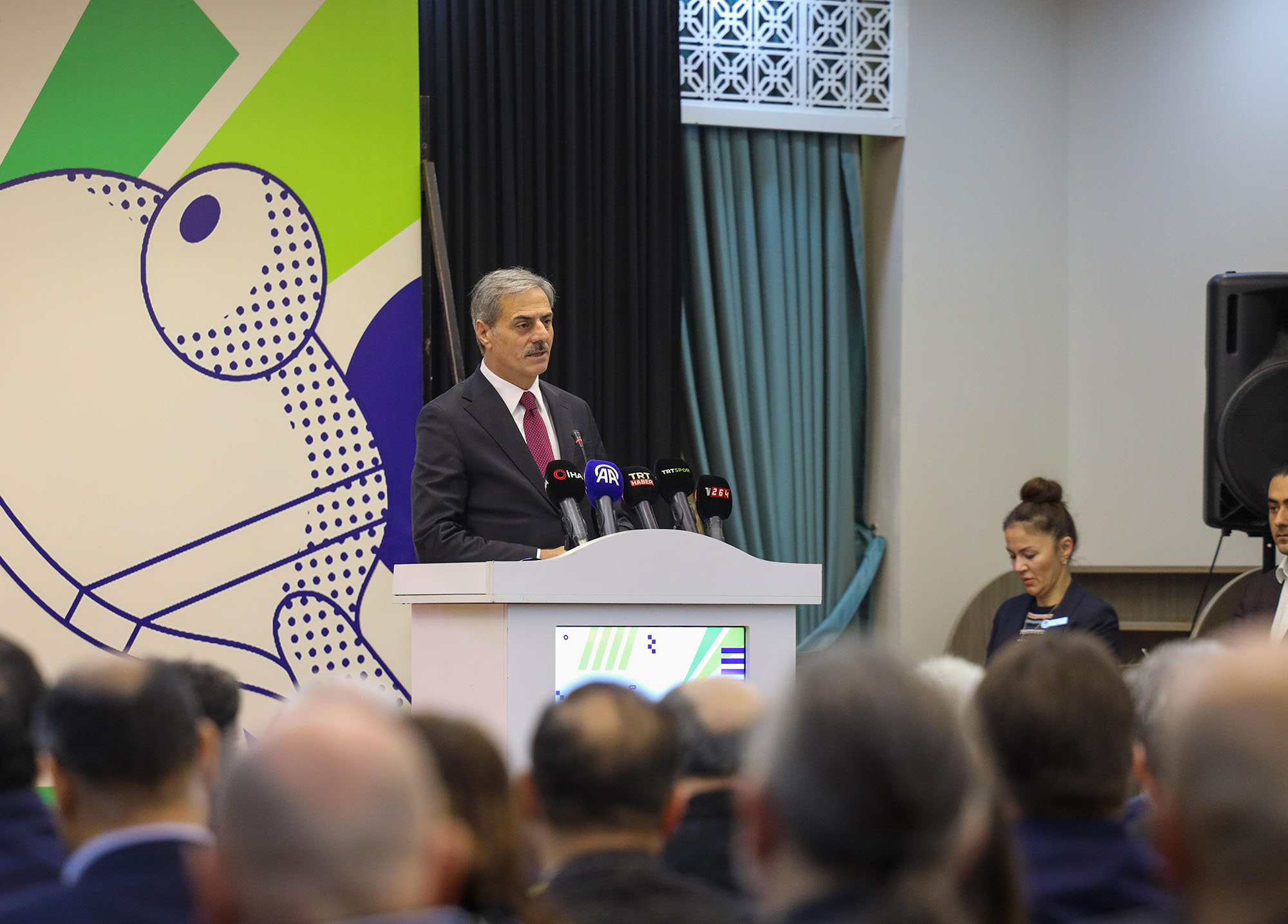 “Şehrin spor altyapısını güçlendirecek adımları kararlılıkla atıyoruz”