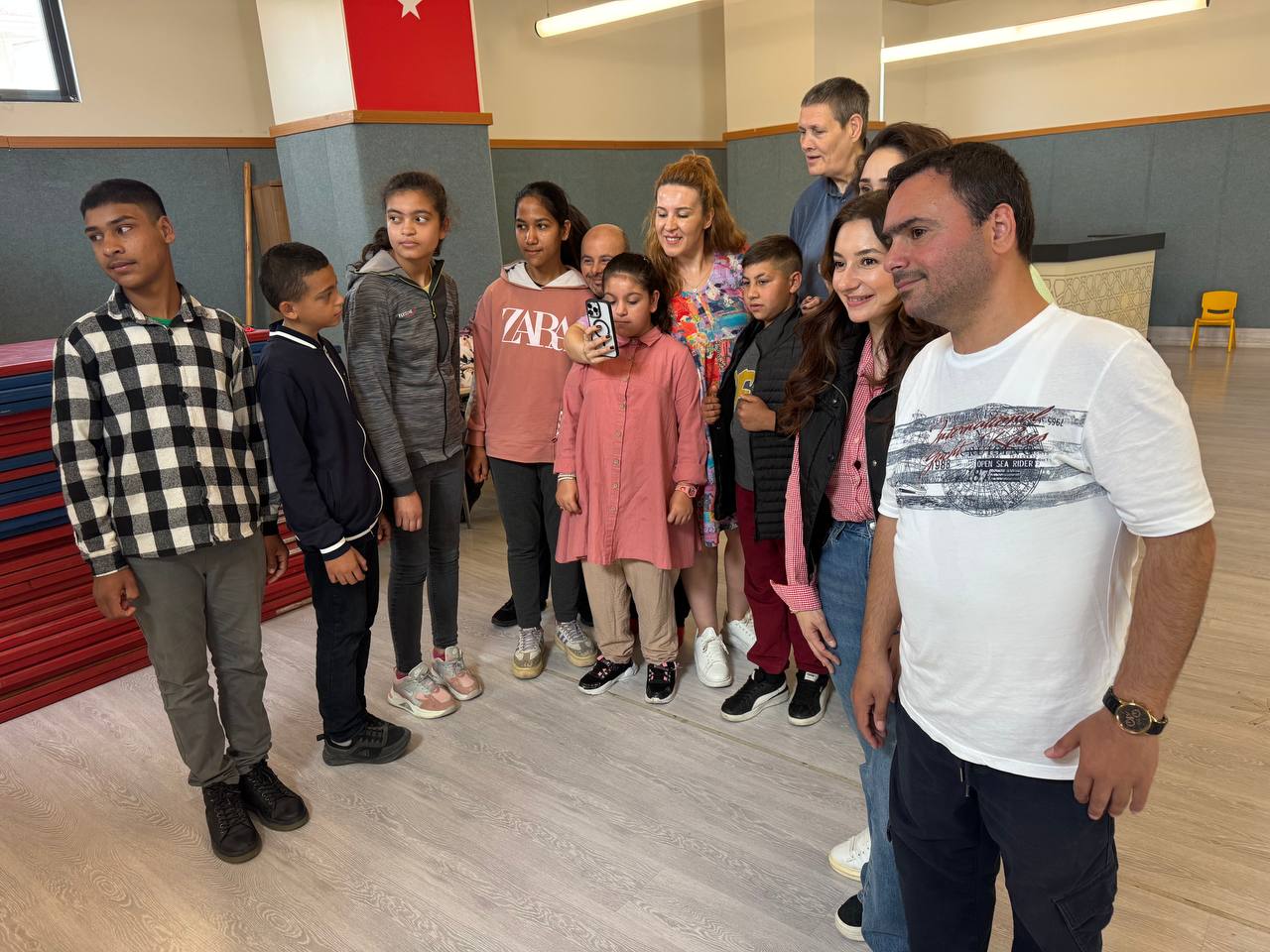 Engelsiz hobi atölyelerinde özel öğrenciler arkadaşlıklarını pekiştiriyor