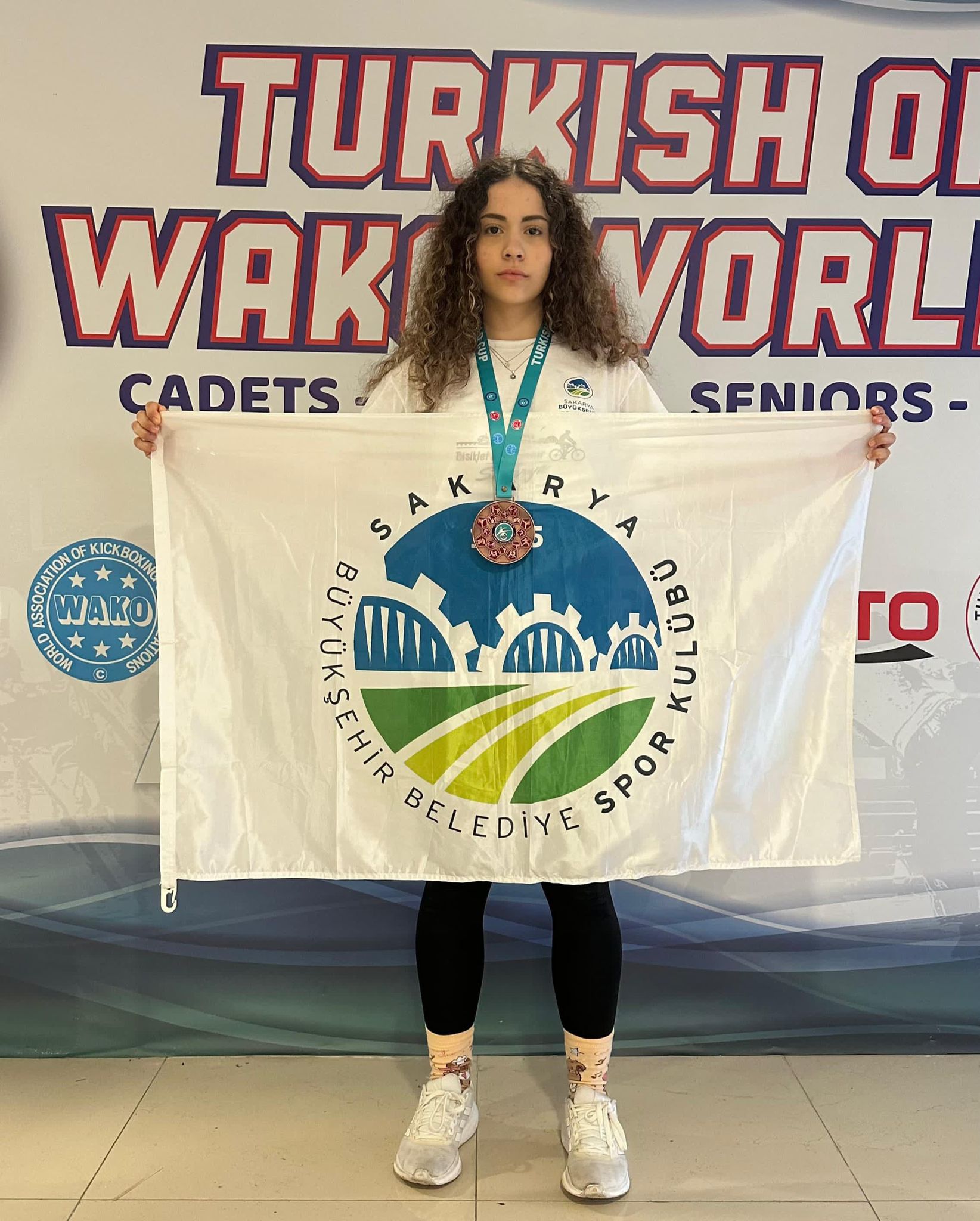 Büyükşehir sporcuları madalya kürsüsünü boş bırakmıyor