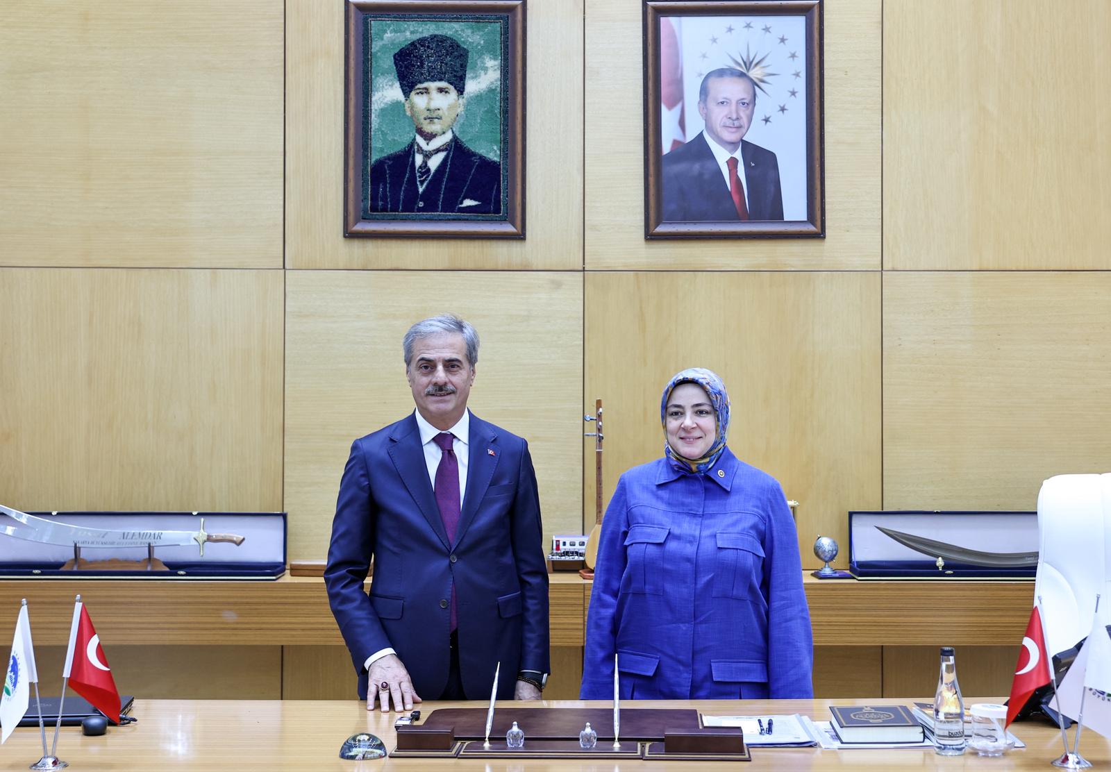 “Kadınlar güçlü Türkiye hedeflerinin en önemli yapı taşıdır”