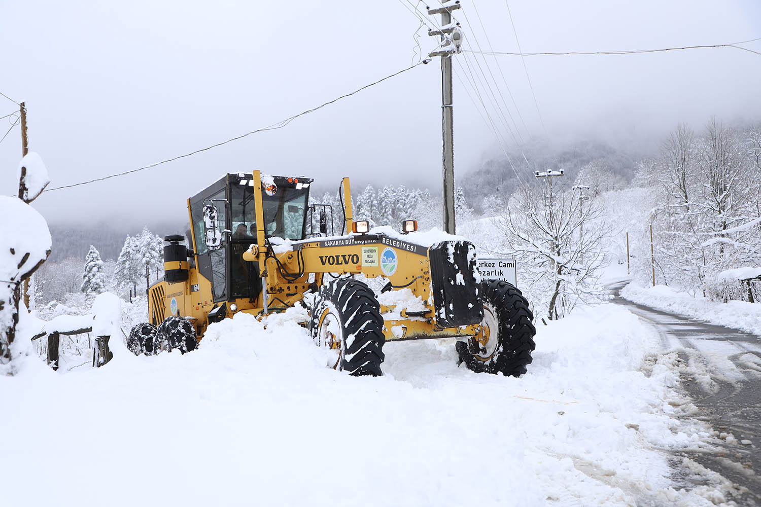 Büyükşehir’den 17.00 kar raporu: 31 grup yolu ulaşıma açıldı