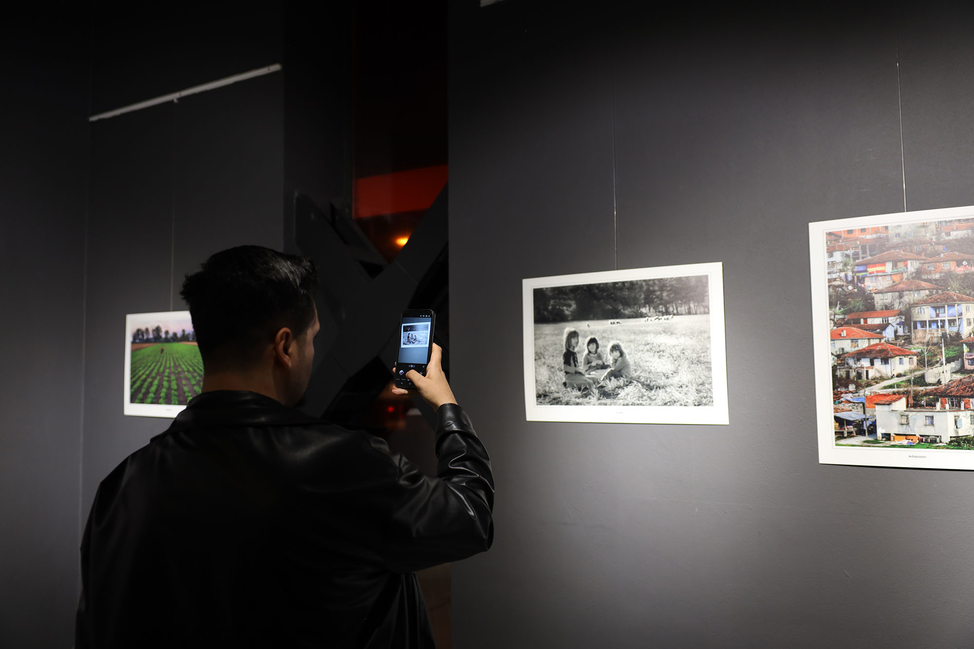 Sakarya’nın kültürünü yansıtan kareler OSM’de sanatseverle buluştu