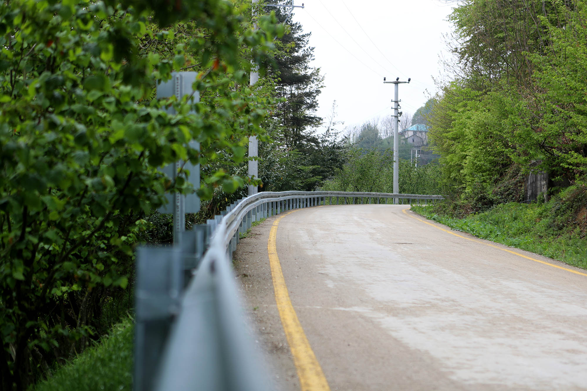 Sakarya’da yollar daha güvenli: 75 kilometre otokorkuluk, “Motorcu Dostu Bariyer”