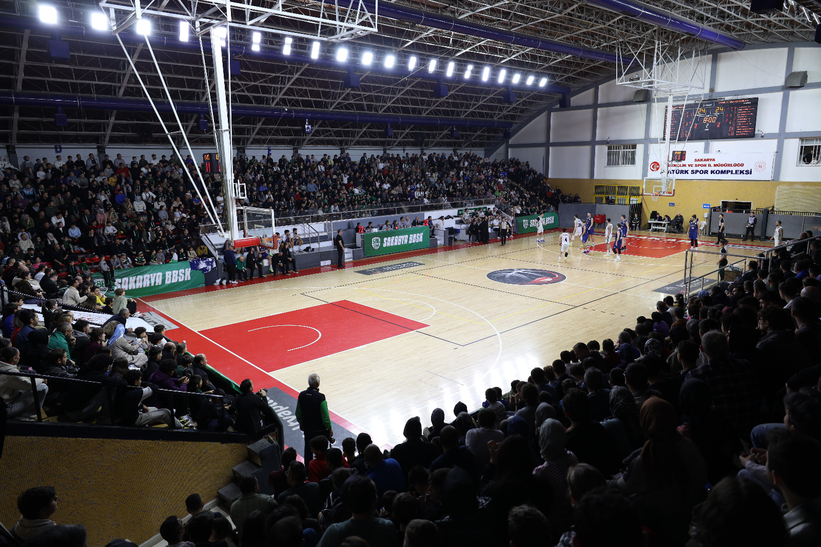 Büyükşehir Basketbol 12’de 12 için parkeye çıkıyor