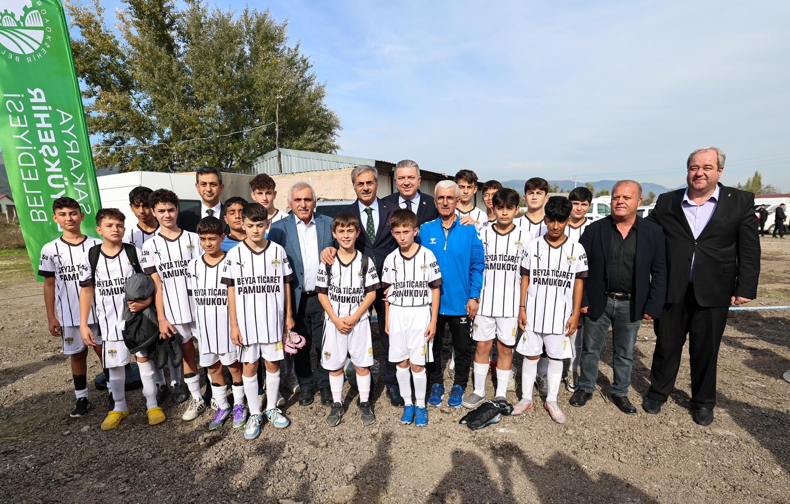 Mekece’de sosyal tesisin temeli atıldı: Yusuf Alemdar Pamukova’da yeni müjdeleri paylaştı