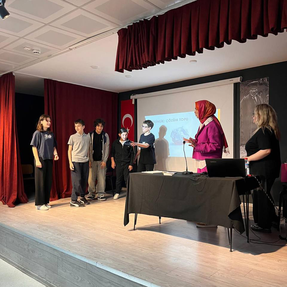 Büyükşehir’den öğrencilere “Dijital Denge” semineri