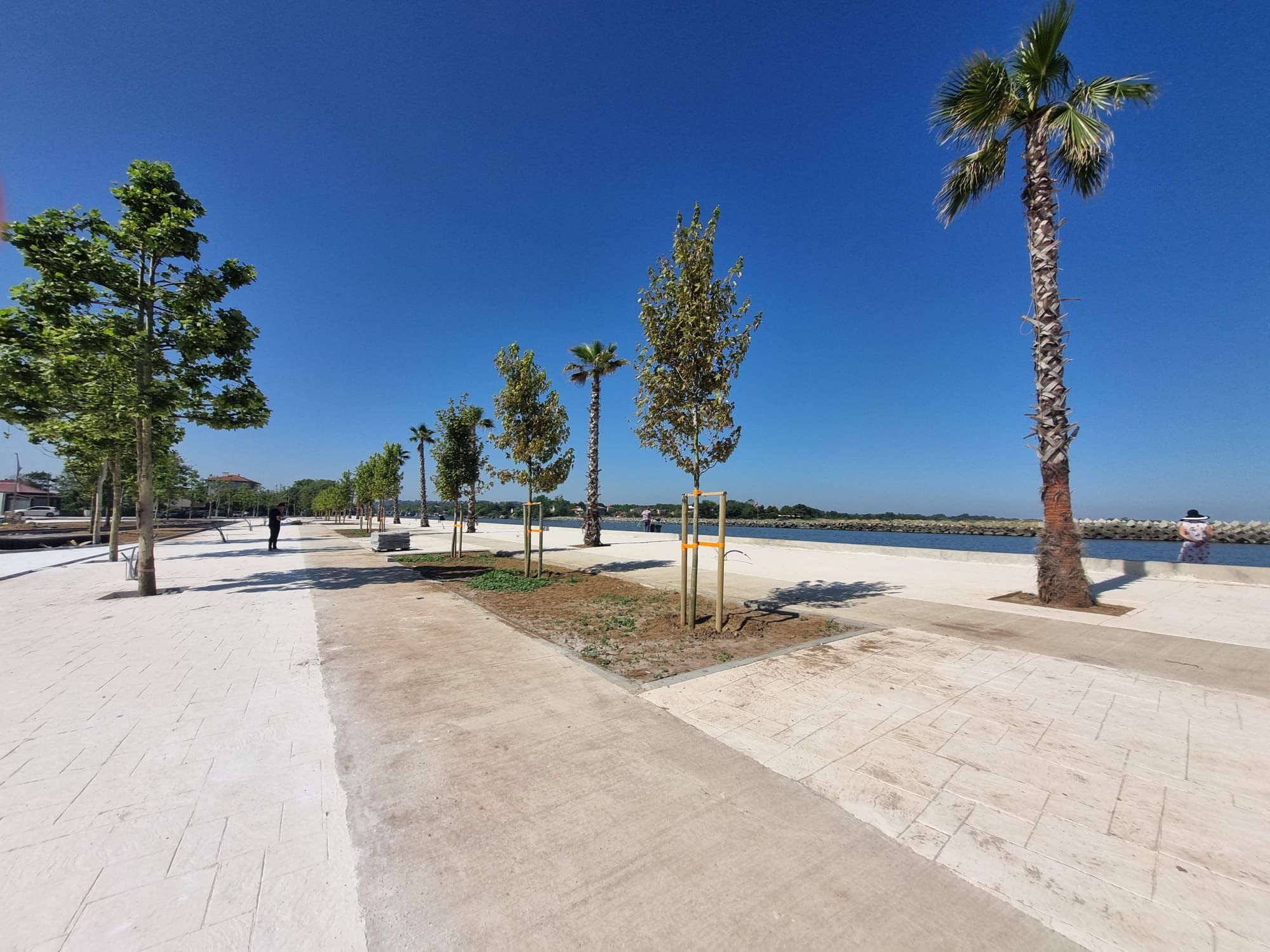 Karasu adım adım geleceğin turizmine hazırlanıyor: Sahil projesinde sona doğru