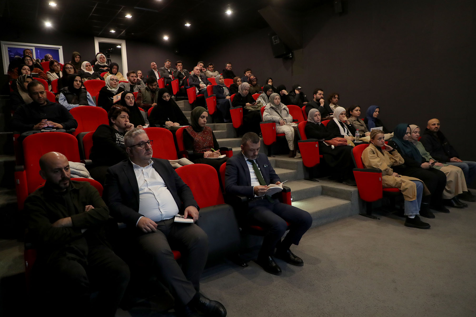 Yazar Ahmet Murat Özel OSM’de kültür sanat dostlarıyla buluştu
