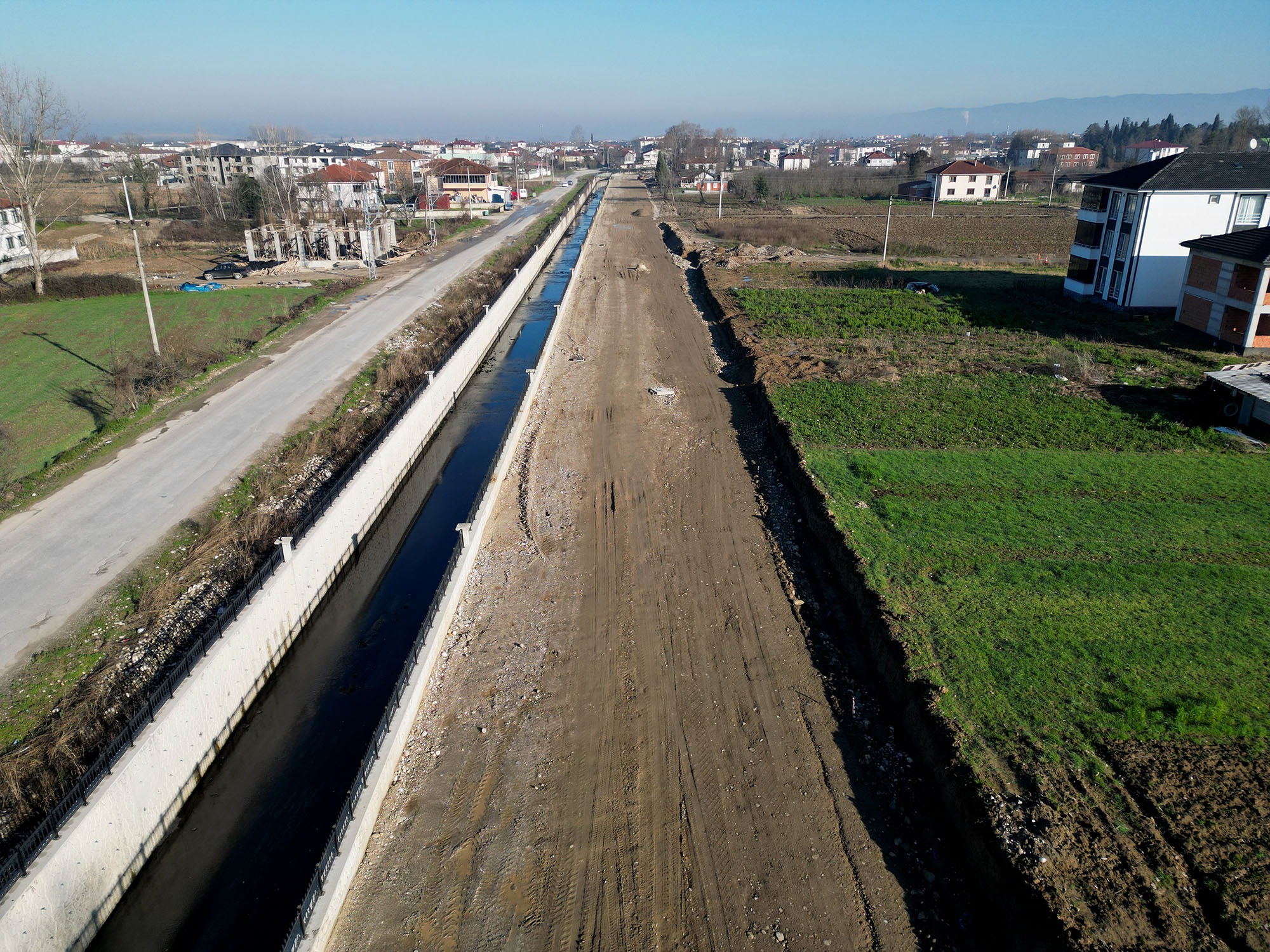 Akyazı Karacasu’ya yeni cadde ve yaşam alanı: Arter asfalta hazırlanıyor