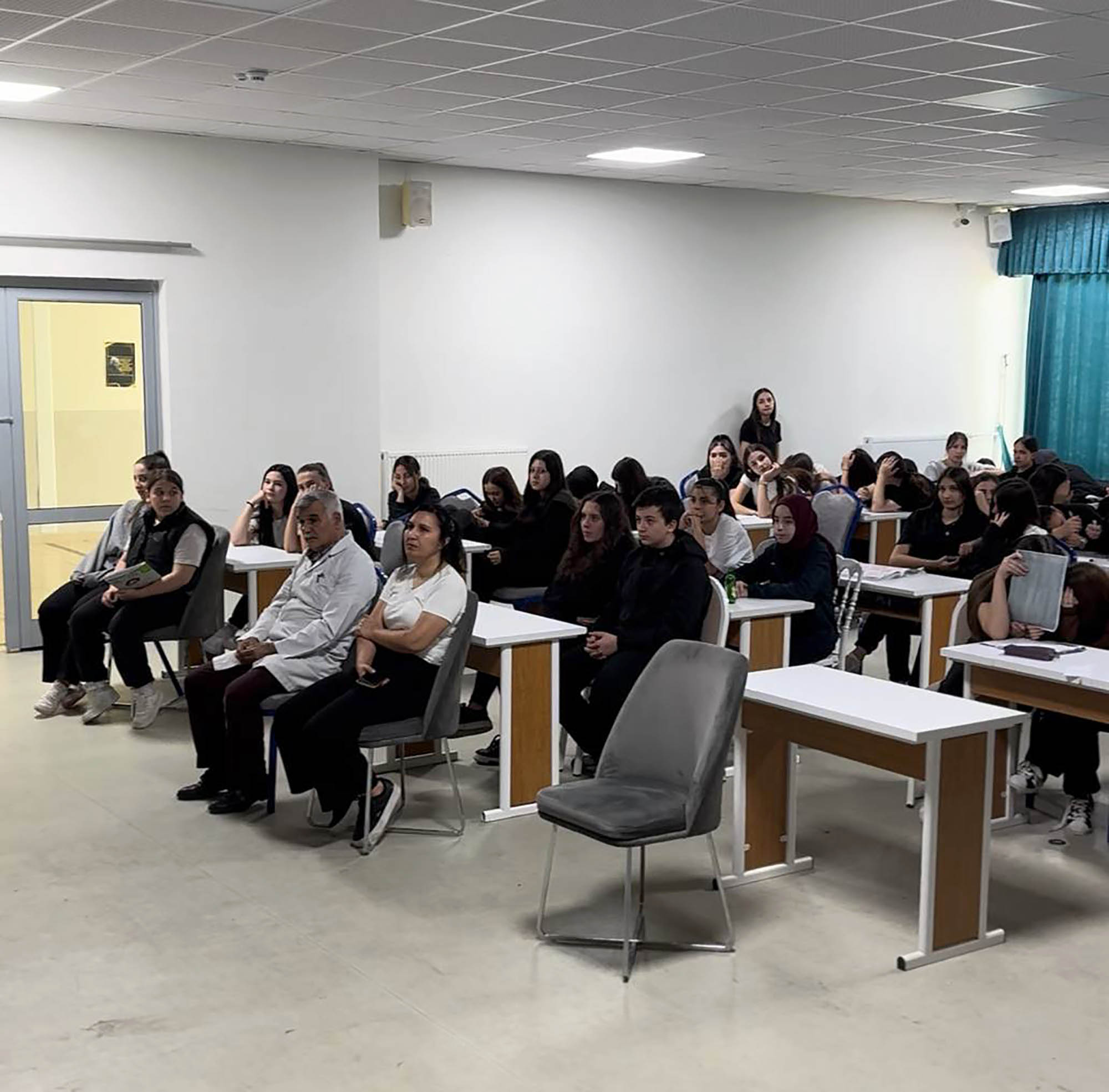 Gençlere “Bilinçli Teknoloji Kullanımı” eğitimi
