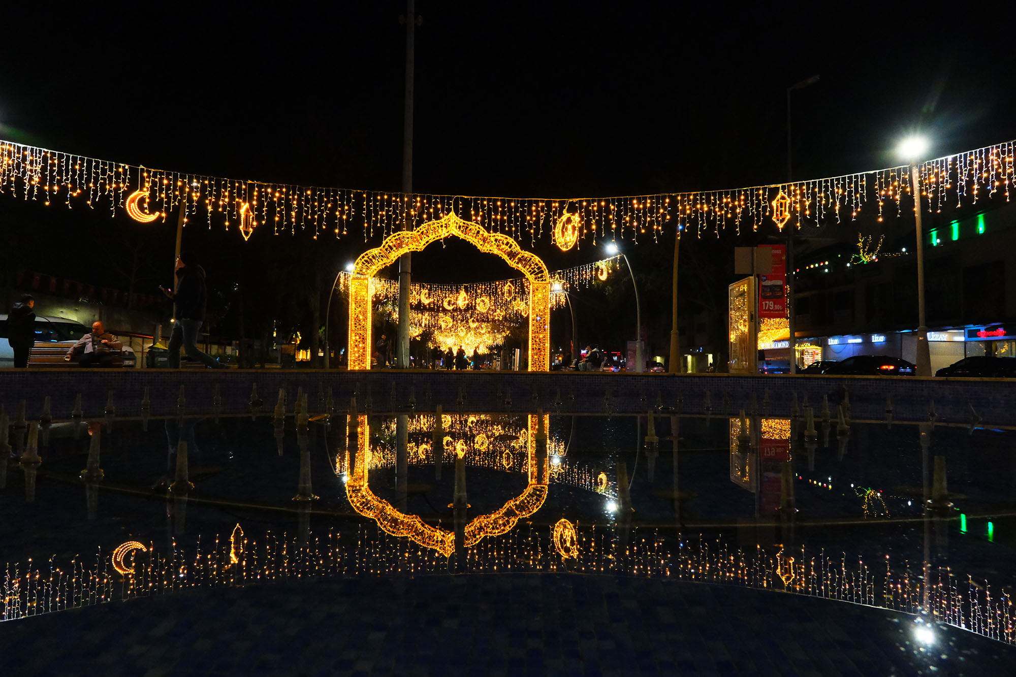 Çark Caddesi’nde ışıl ışıl Ramazan 