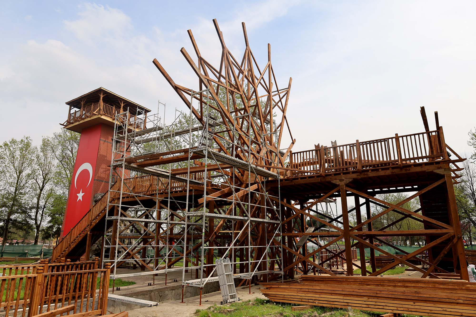 Şehrin kültürel simgesi Tarihi Çark’ta titiz çalışma devam ediyor