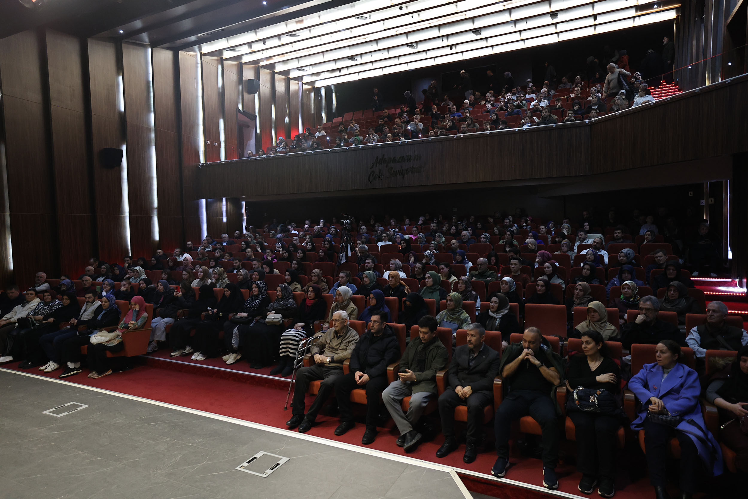 Prof. Dr. Aydemir: “Hak ile ancak kalp mutmain olur”