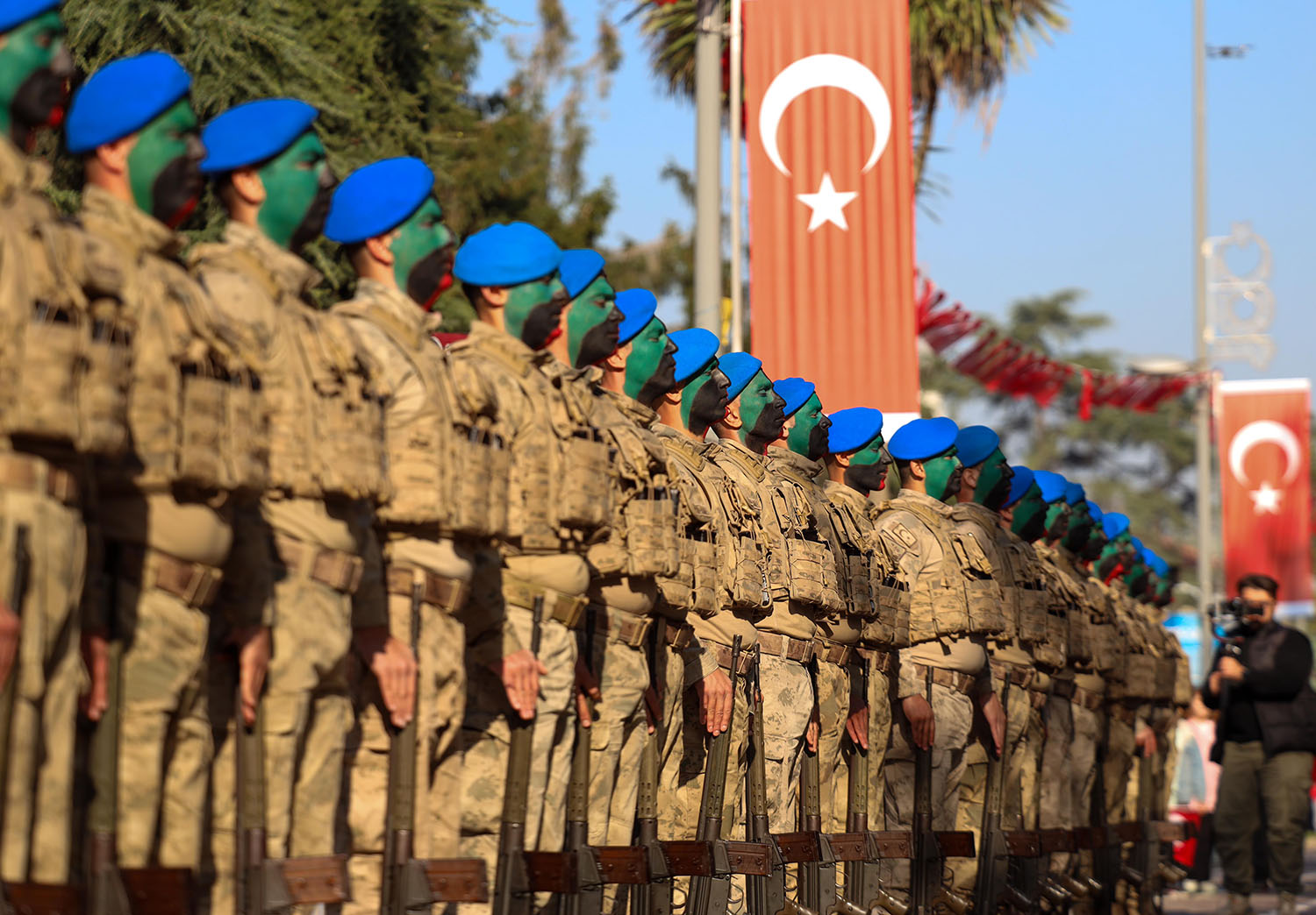 Yusuf Alemdar bulvara sığmayan bayram coşkusuna ortak oldu: “İlelebet nice yüzyıllara…”