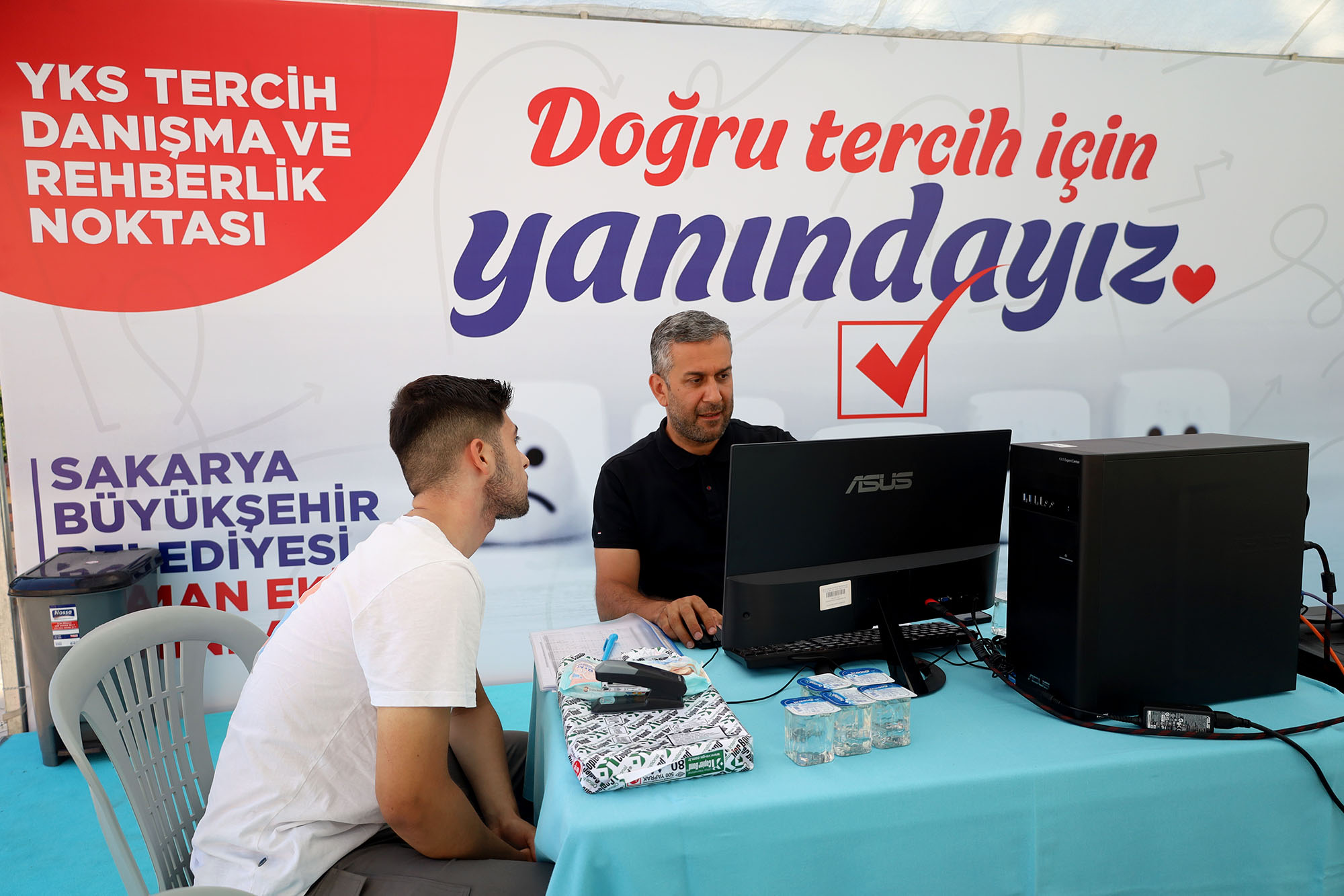 Büyükşehir üniversite yolundaki gençlerin yanında: YKS tercihi için ücretsiz hizmet başladı