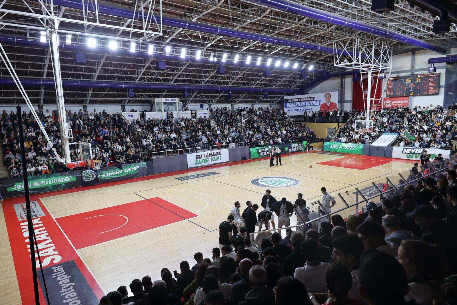 Basketbolda yarı final heyecanı başlıyor: Tüm gözler Atatürk Spor Salonu’nda