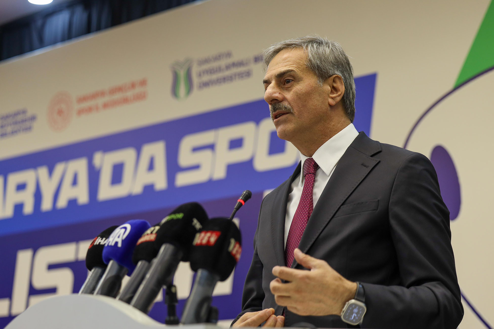 “Şehrin spor altyapısını güçlendirecek adımları kararlılıkla atıyoruz”